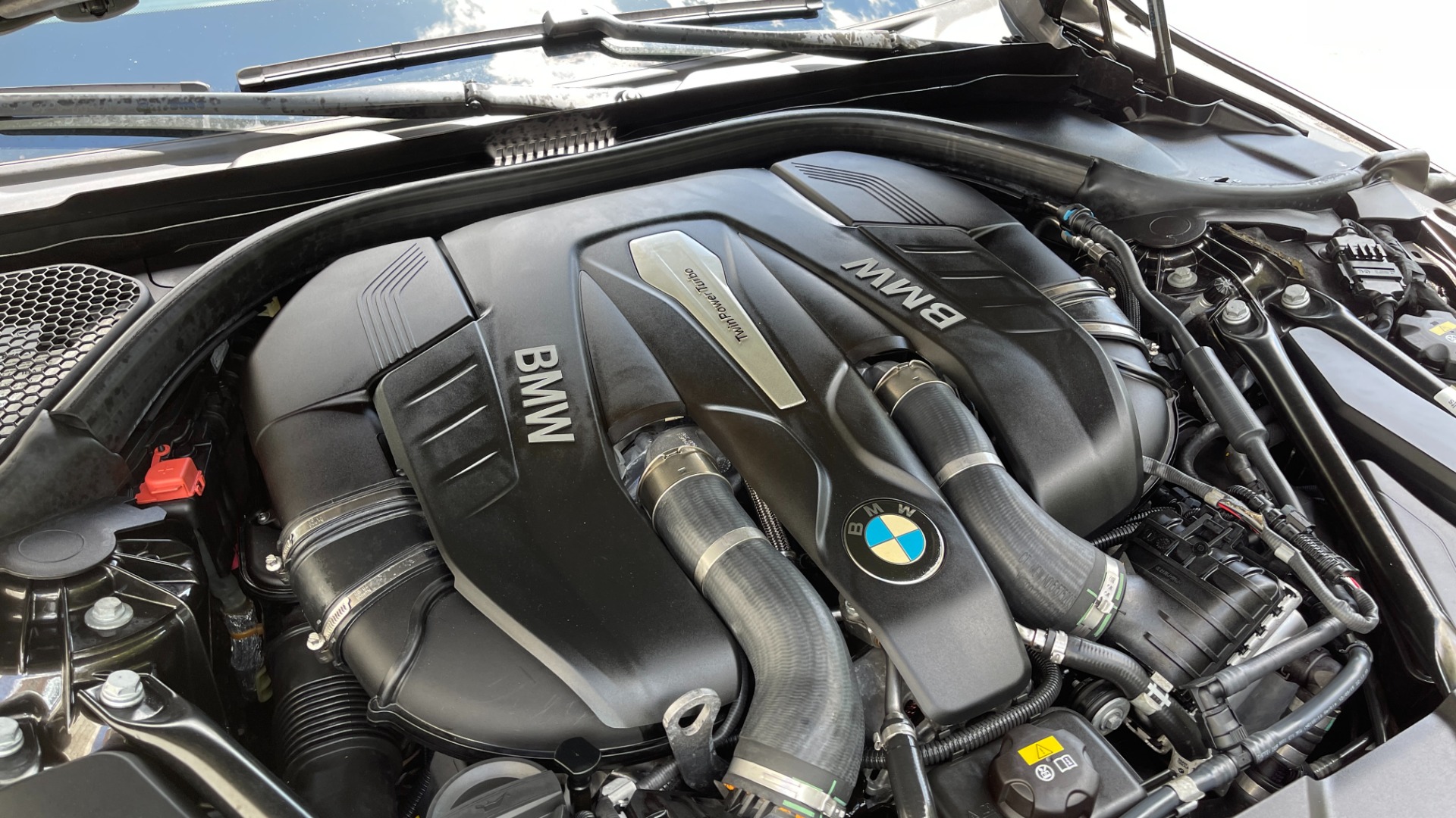 Used 2016 BMW 7 Series 750i xDrive / LUXURY SEATING / DRIVER ASSIST / EXECUTIVE 2 PACKAGE for sale Sold at Formula Imports in Charlotte NC 28227 3