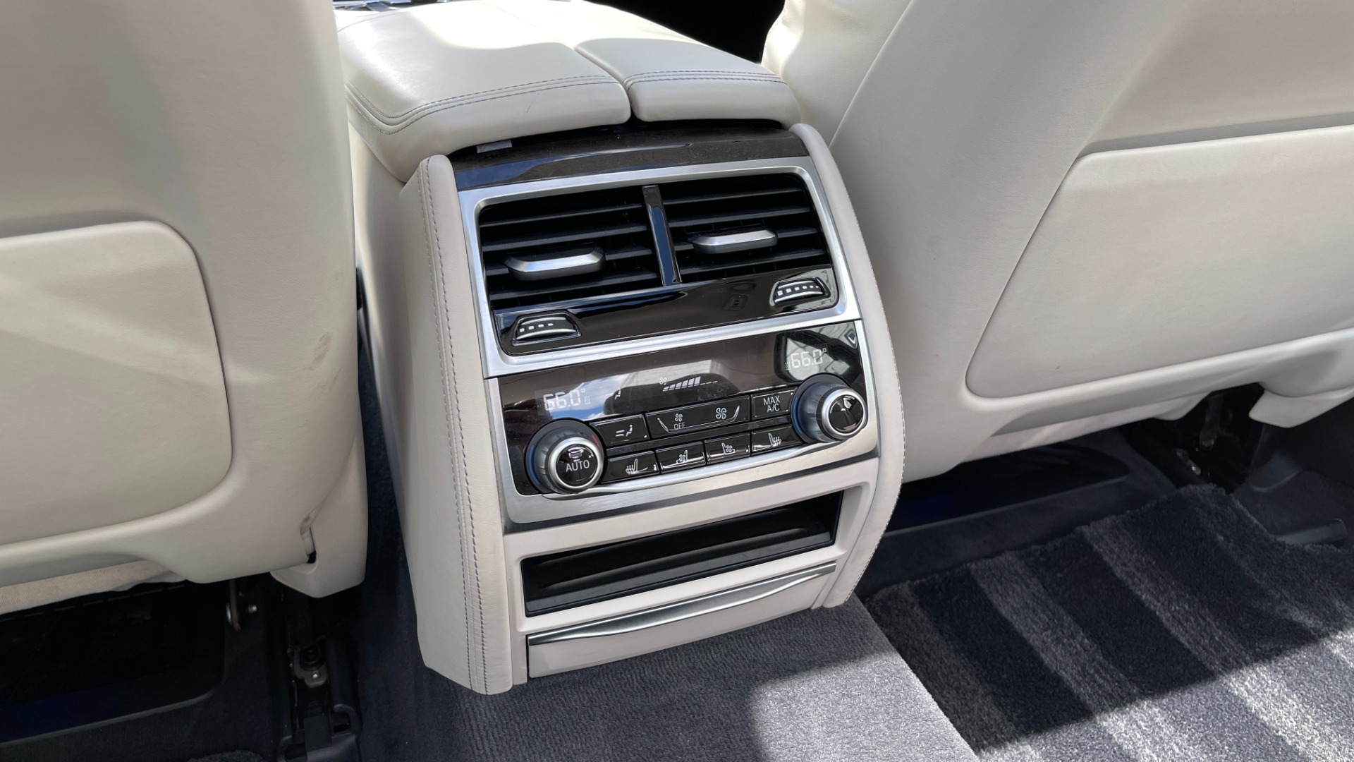 Used 2016 BMW 7 Series 750i xDrive / LUXURY SEATING / DRIVER ASSIST / EXECUTIVE 2 PACKAGE for sale Sold at Formula Imports in Charlotte NC 28227 32
