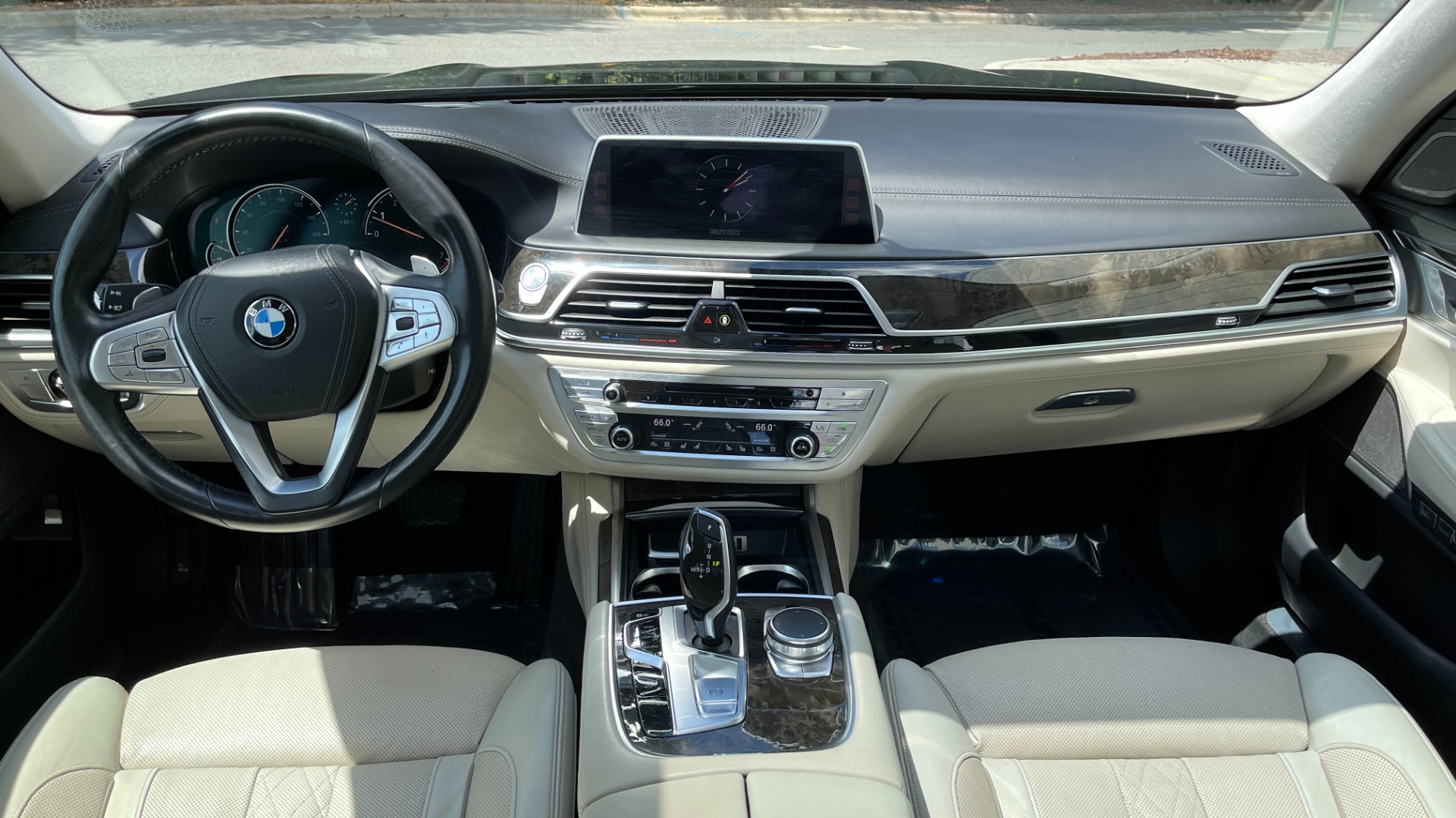 Used 2016 BMW 7 Series 750i xDrive / LUXURY SEATING / DRIVER ASSIST / EXECUTIVE 2 PACKAGE for sale Sold at Formula Imports in Charlotte NC 28227 33