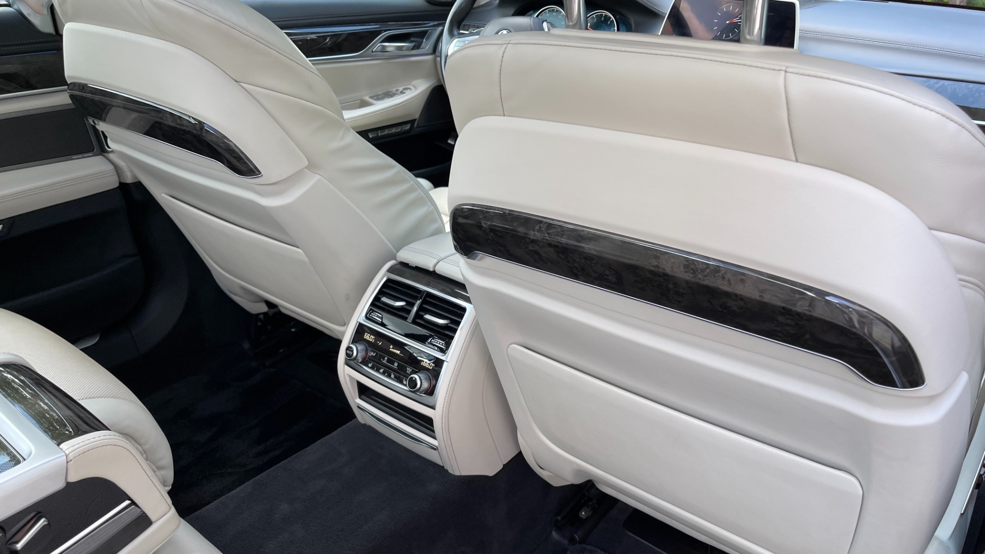 Used 2016 BMW 7 Series 750i xDrive / LUXURY SEATING / DRIVER ASSIST / EXECUTIVE 2 PACKAGE for sale Sold at Formula Imports in Charlotte NC 28227 40