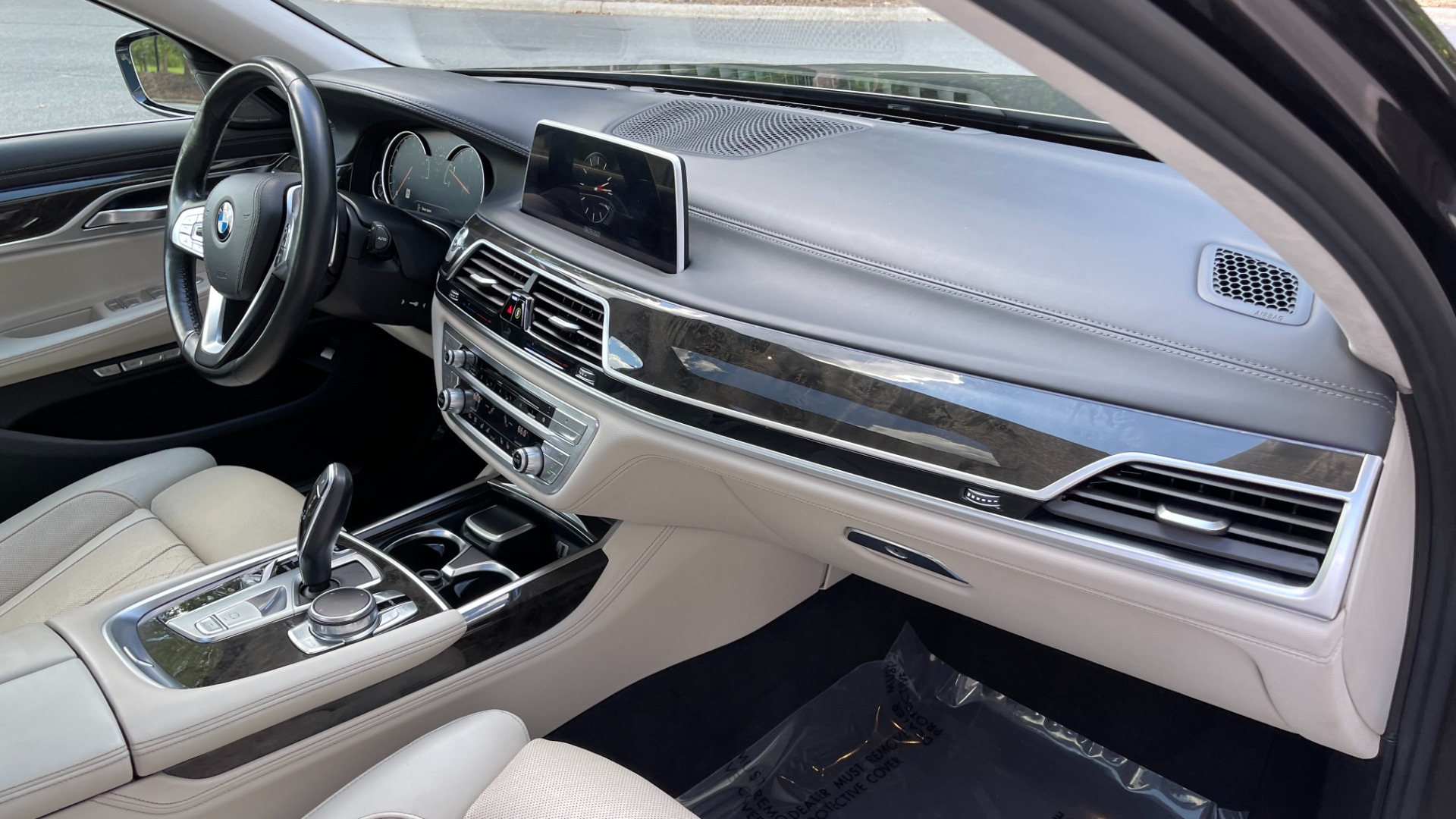Used 2016 BMW 7 Series 750i xDrive / LUXURY SEATING / DRIVER ASSIST / EXECUTIVE 2 PACKAGE for sale Sold at Formula Imports in Charlotte NC 28227 42