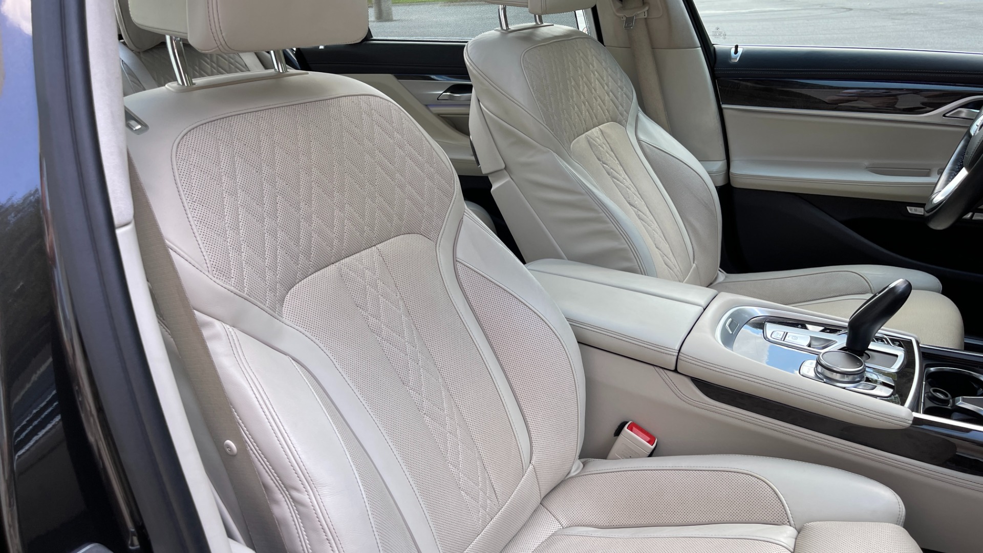 Used 2016 BMW 7 Series 750i xDrive / LUXURY SEATING / DRIVER ASSIST / EXECUTIVE 2 PACKAGE for sale Sold at Formula Imports in Charlotte NC 28227 44