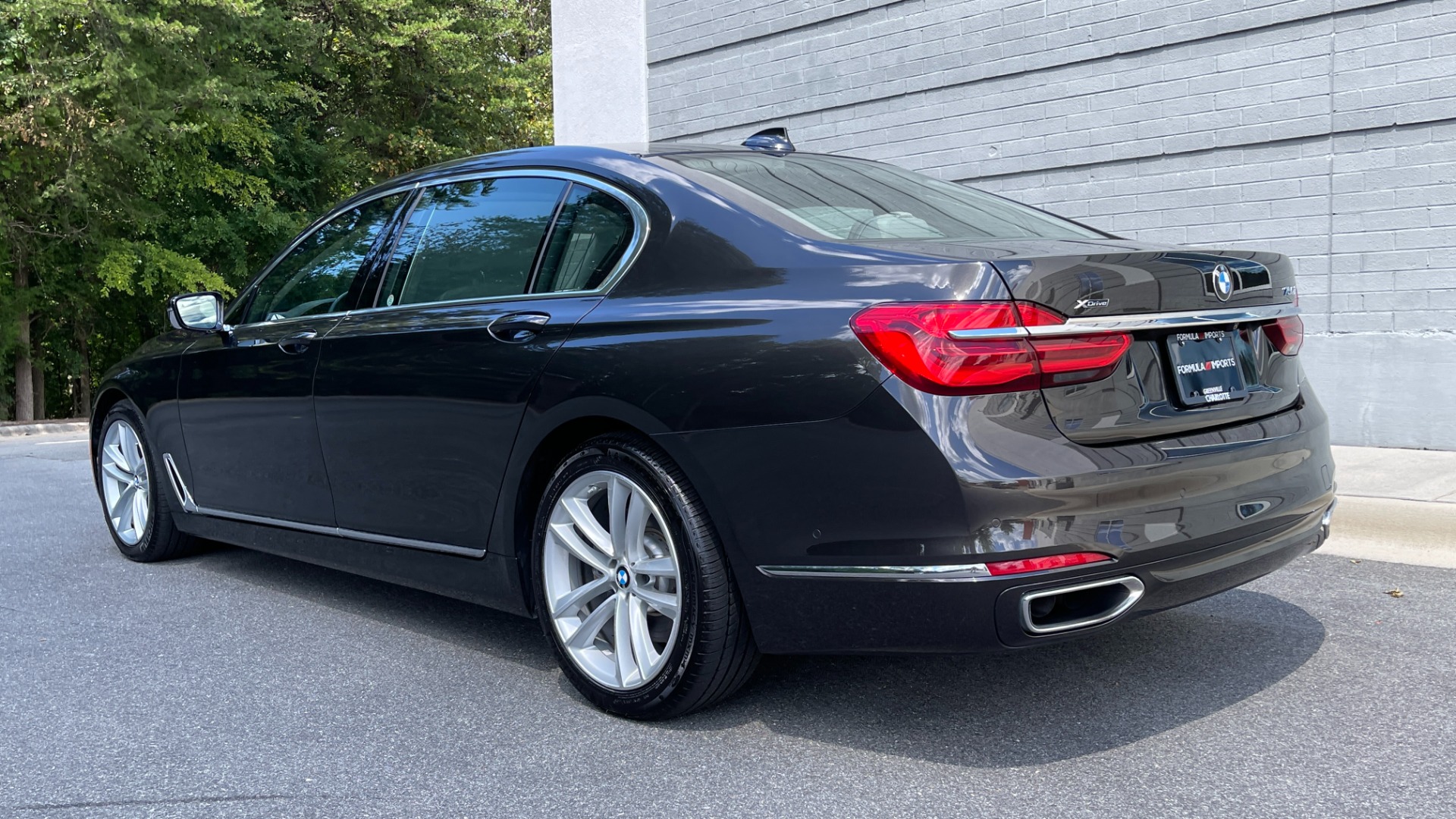 Used 2016 BMW 7 Series 750i xDrive / LUXURY SEATING / DRIVER ASSIST / EXECUTIVE 2 PACKAGE for sale $39,995 at Formula Imports in Charlotte NC 28227 47