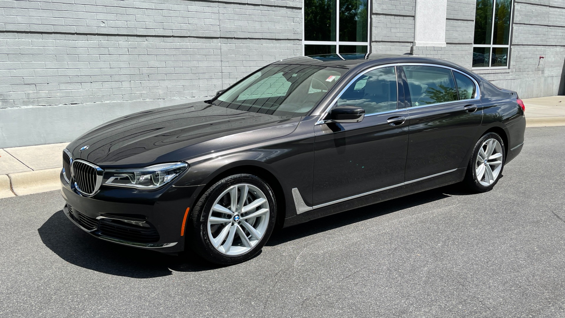 Used 2016 BMW 7 Series 750i xDrive / LUXURY SEATING / DRIVER ASSIST / EXECUTIVE 2 PACKAGE for sale Sold at Formula Imports in Charlotte NC 28227 50