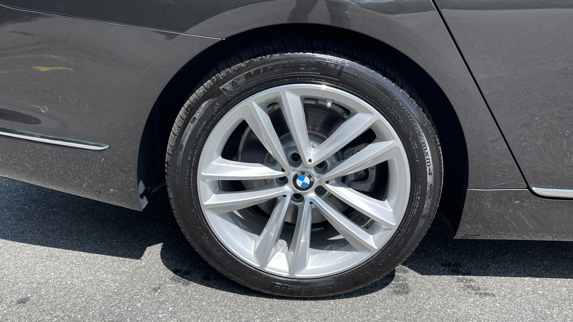 Used 2016 BMW 7 Series 750i xDrive / LUXURY SEATING / DRIVER ASSIST / EXECUTIVE 2 PACKAGE for sale Sold at Formula Imports in Charlotte NC 28227 54