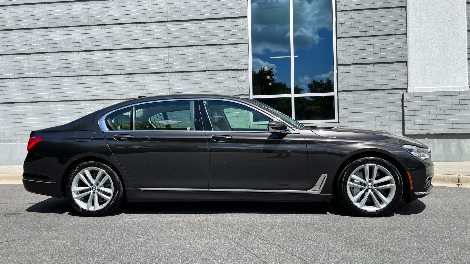 Used 2016 BMW 7 Series 750i xDrive / LUXURY SEATING / DRIVER ASSIST / EXECUTIVE 2 PACKAGE for sale Sold at Formula Imports in Charlotte NC 28227 58