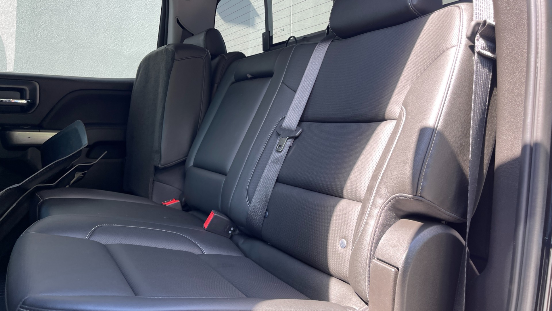 Used 2018 Chevrolet Silverado 2500HD LTZ / 4X4 / CREW CAB / COGNITO LIFT / FOX SHOCKS / LEATHER for sale Sold at Formula Imports in Charlotte NC 28227 13