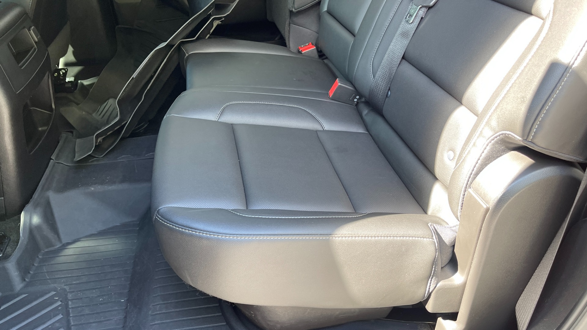 Used 2018 Chevrolet Silverado 2500HD LTZ / 4X4 / CREW CAB / COGNITO LIFT / FOX SHOCKS / LEATHER for sale Sold at Formula Imports in Charlotte NC 28227 14