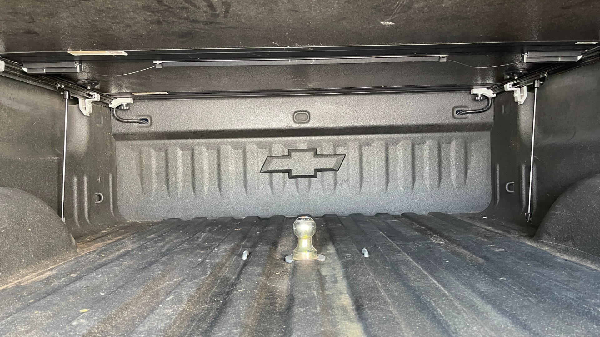 Used 2018 Chevrolet Silverado 2500HD LTZ / 4X4 / CREW CAB / COGNITO LIFT / FOX SHOCKS / LEATHER for sale Sold at Formula Imports in Charlotte NC 28227 38