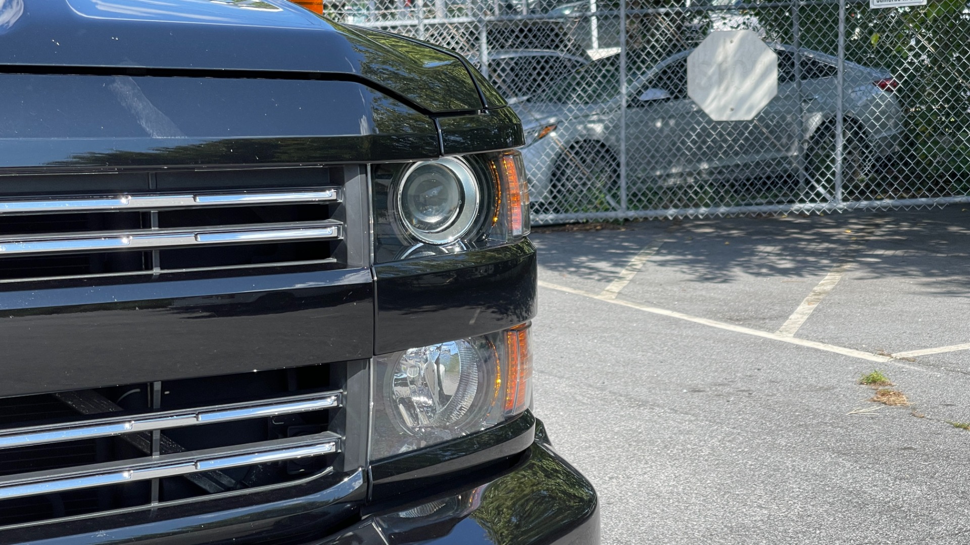 Used 2018 Chevrolet Silverado 2500HD LTZ / 4X4 / CREW CAB / COGNITO LIFT / FOX SHOCKS / LEATHER for sale Sold at Formula Imports in Charlotte NC 28227 52