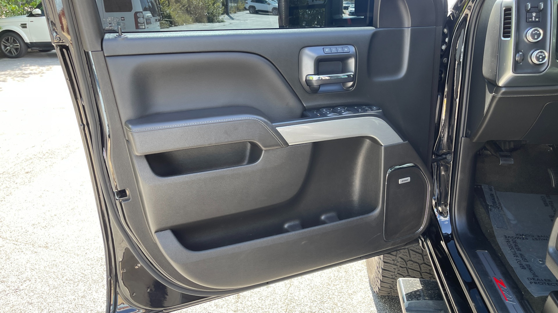 Used 2018 Chevrolet Silverado 2500HD LTZ / 4X4 / CREW CAB / COGNITO LIFT / FOX SHOCKS / LEATHER for sale Sold at Formula Imports in Charlotte NC 28227 53