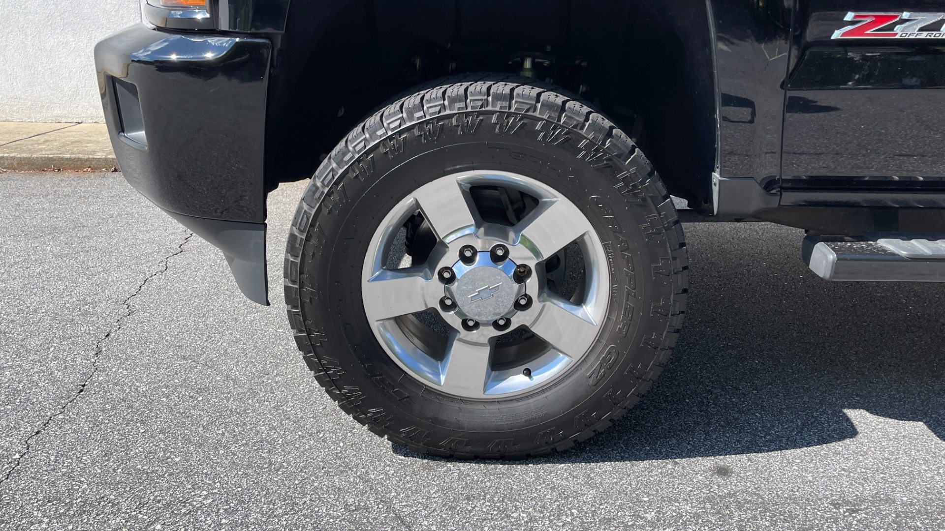 Used 2018 Chevrolet Silverado 2500HD LTZ / 4X4 / CREW CAB / COGNITO LIFT / FOX SHOCKS / LEATHER for sale Sold at Formula Imports in Charlotte NC 28227 54