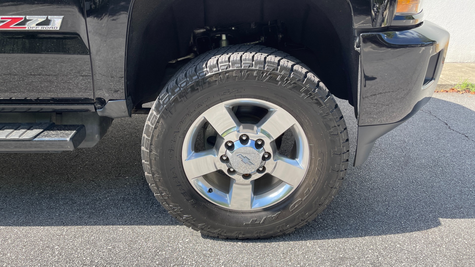Used 2018 Chevrolet Silverado 2500HD LTZ / 4X4 / CREW CAB / COGNITO LIFT / FOX SHOCKS / LEATHER for sale Sold at Formula Imports in Charlotte NC 28227 56