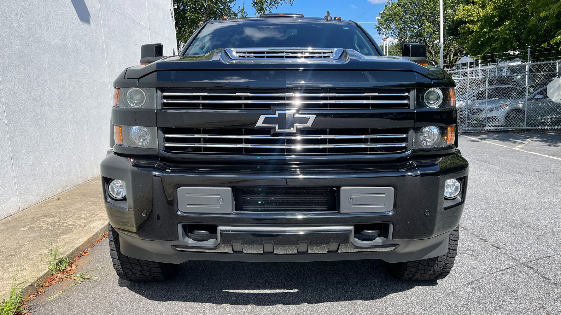 Used 2018 Chevrolet Silverado 2500HD LTZ / 4X4 / CREW CAB / COGNITO LIFT / FOX SHOCKS / LEATHER for sale Sold at Formula Imports in Charlotte NC 28227 6