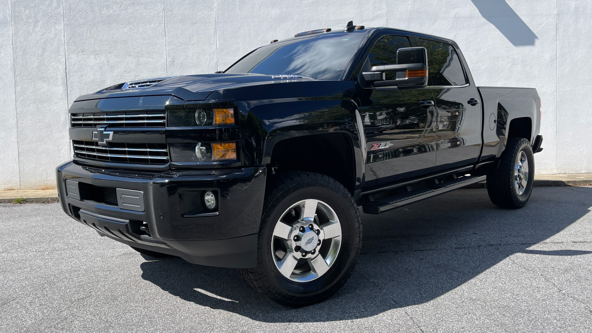Used 2018 Chevrolet Silverado 2500HD LTZ / 4X4 / CREW CAB / COGNITO LIFT / FOX SHOCKS / LEATHER for sale Sold at Formula Imports in Charlotte NC 28227 62