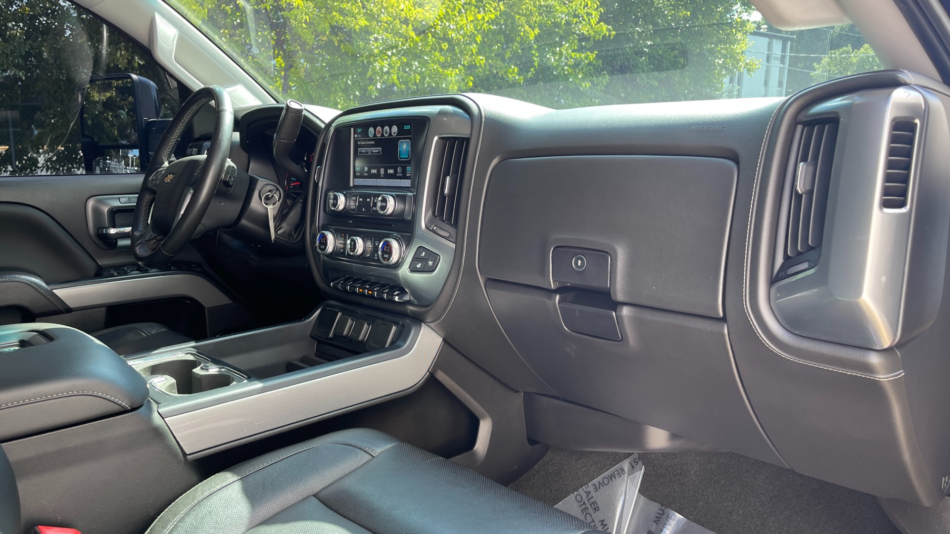 Used 2018 Chevrolet Silverado 2500HD LTZ / 4X4 / CREW CAB / COGNITO LIFT / FOX SHOCKS / LEATHER for sale Sold at Formula Imports in Charlotte NC 28227 8