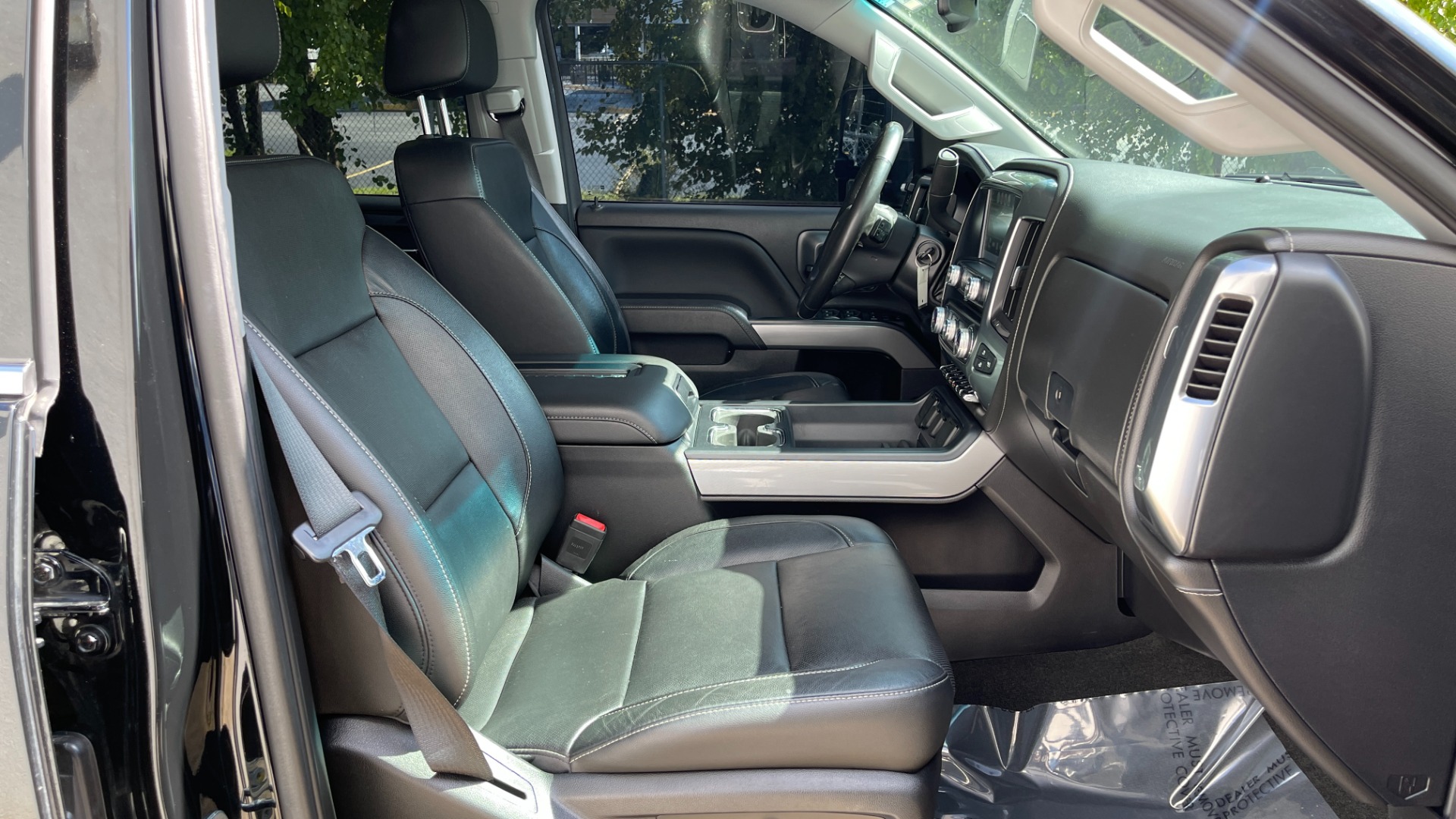 Used 2018 Chevrolet Silverado 2500HD LTZ / 4X4 / CREW CAB / COGNITO LIFT / FOX SHOCKS / LEATHER for sale Sold at Formula Imports in Charlotte NC 28227 9