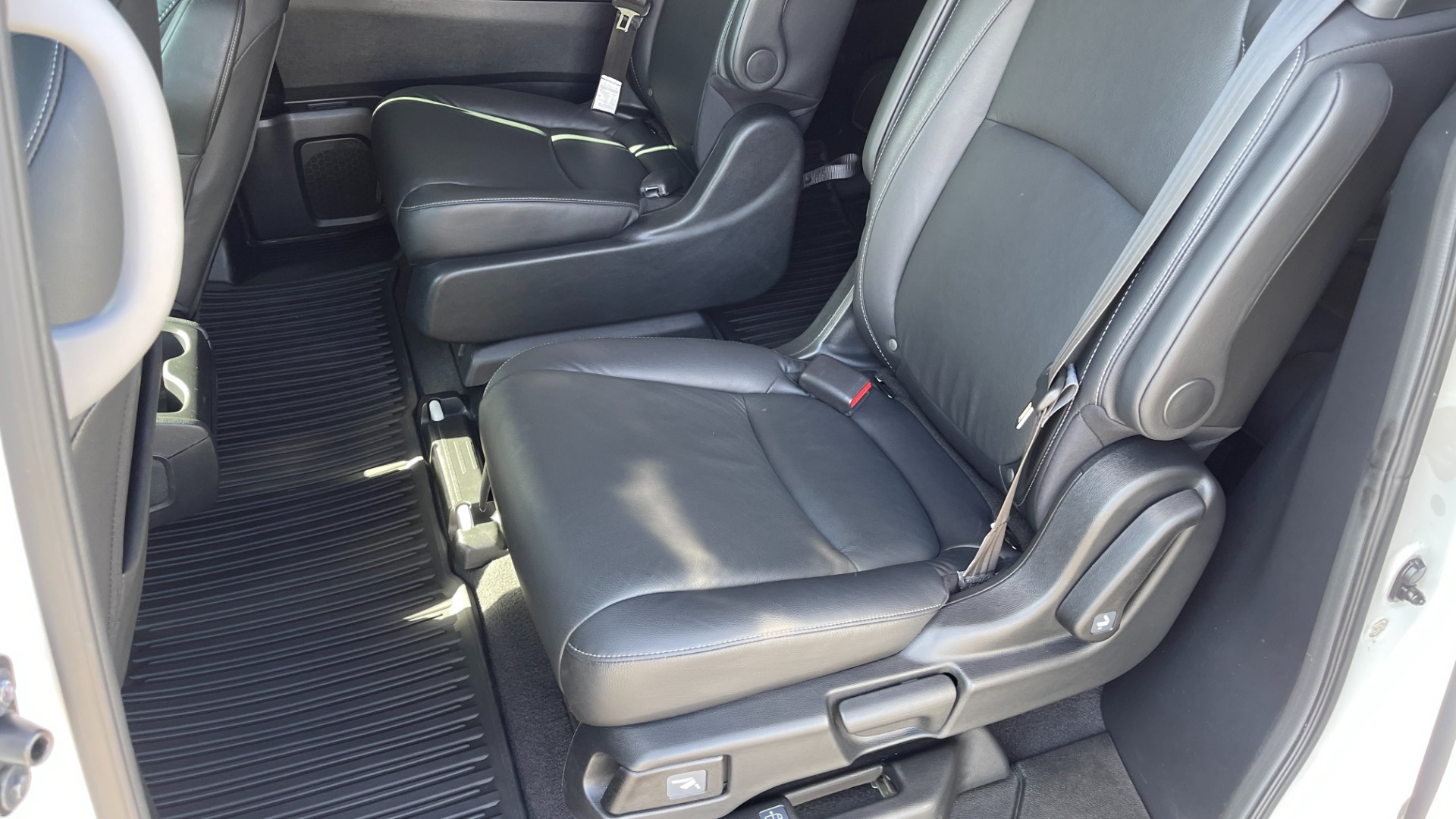 Used 2021 Honda Odyssey EX-L for sale Sold at Formula Imports in Charlotte NC 28227 18