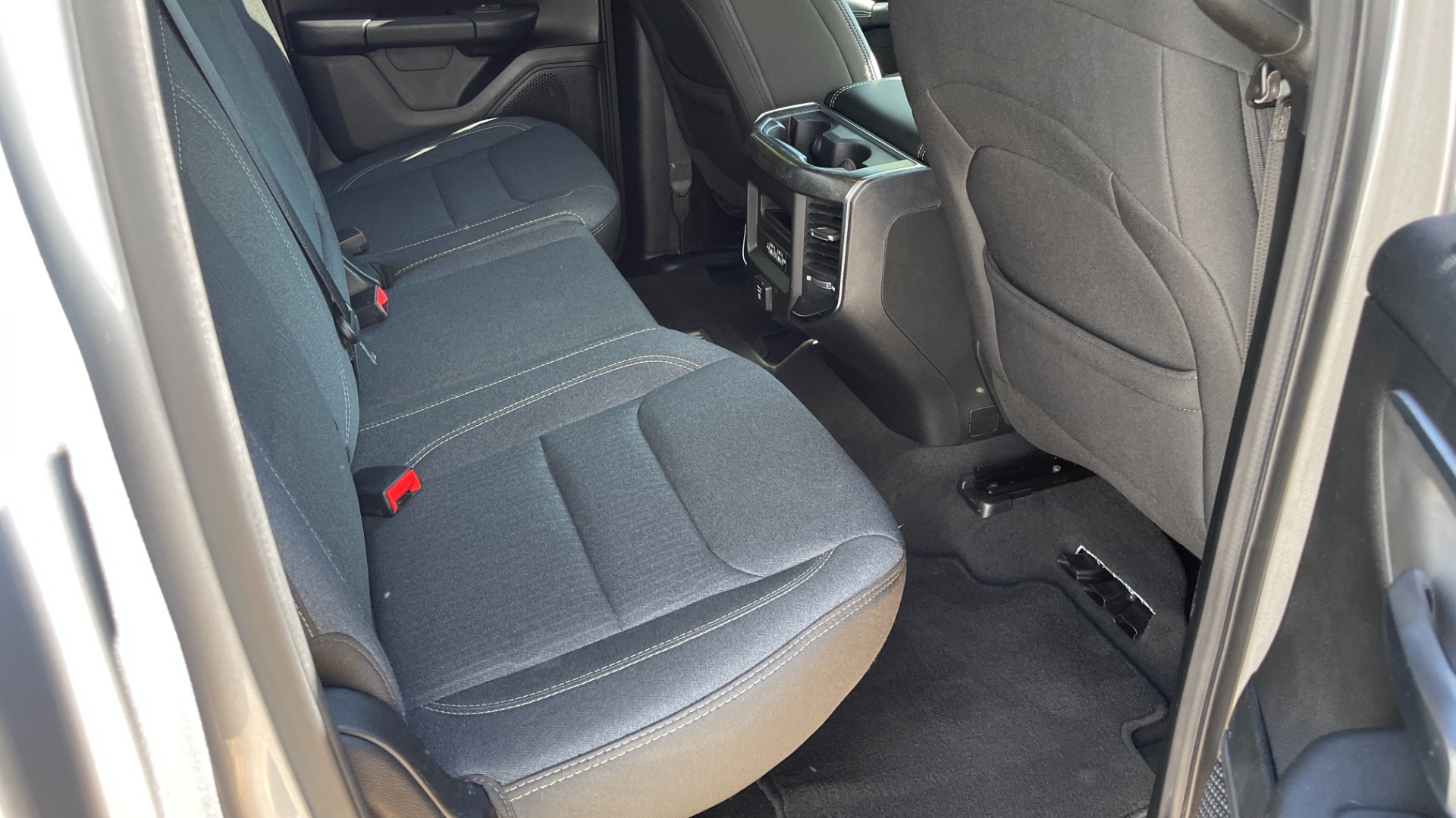 Used 2019 Ram 1500 Big Horn / 4X4 / DOUBLE CAB / 5.7L HEMI / LVL 2 EQUIPMENT / CLOTH for sale Sold at Formula Imports in Charlotte NC 28227 17
