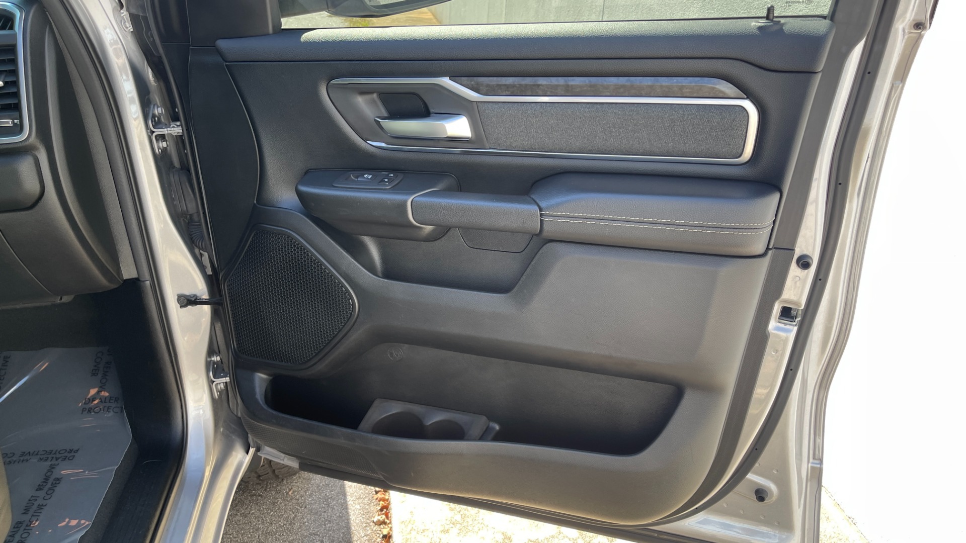 Used 2019 Ram 1500 Big Horn / 4X4 / DOUBLE CAB / 5.7L HEMI / LVL 2 EQUIPMENT / CLOTH for sale Sold at Formula Imports in Charlotte NC 28227 19