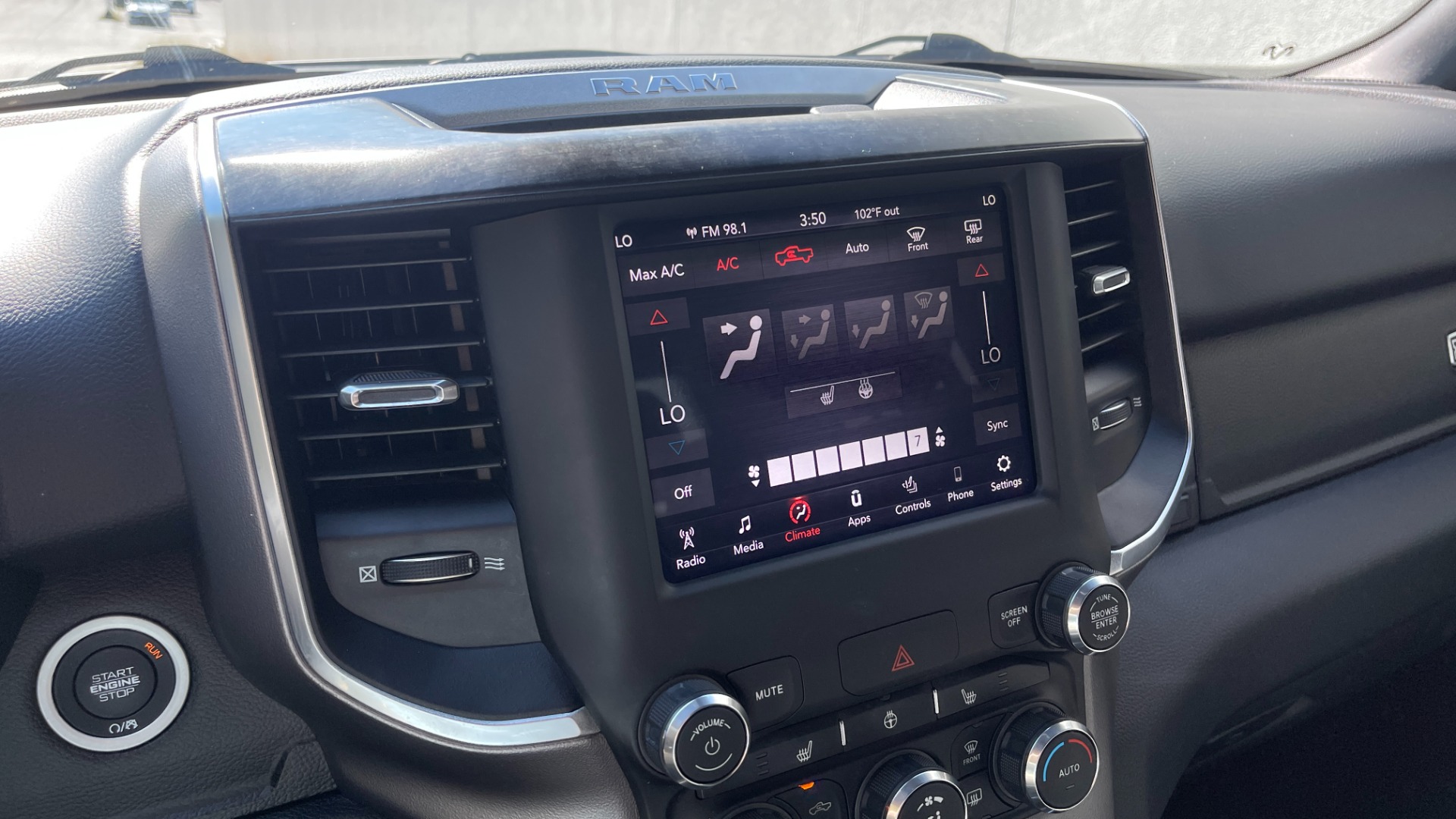 Used 2019 Ram 1500 Big Horn / 4X4 / DOUBLE CAB / 5.7L HEMI / LVL 2 EQUIPMENT / CLOTH for sale Sold at Formula Imports in Charlotte NC 28227 26