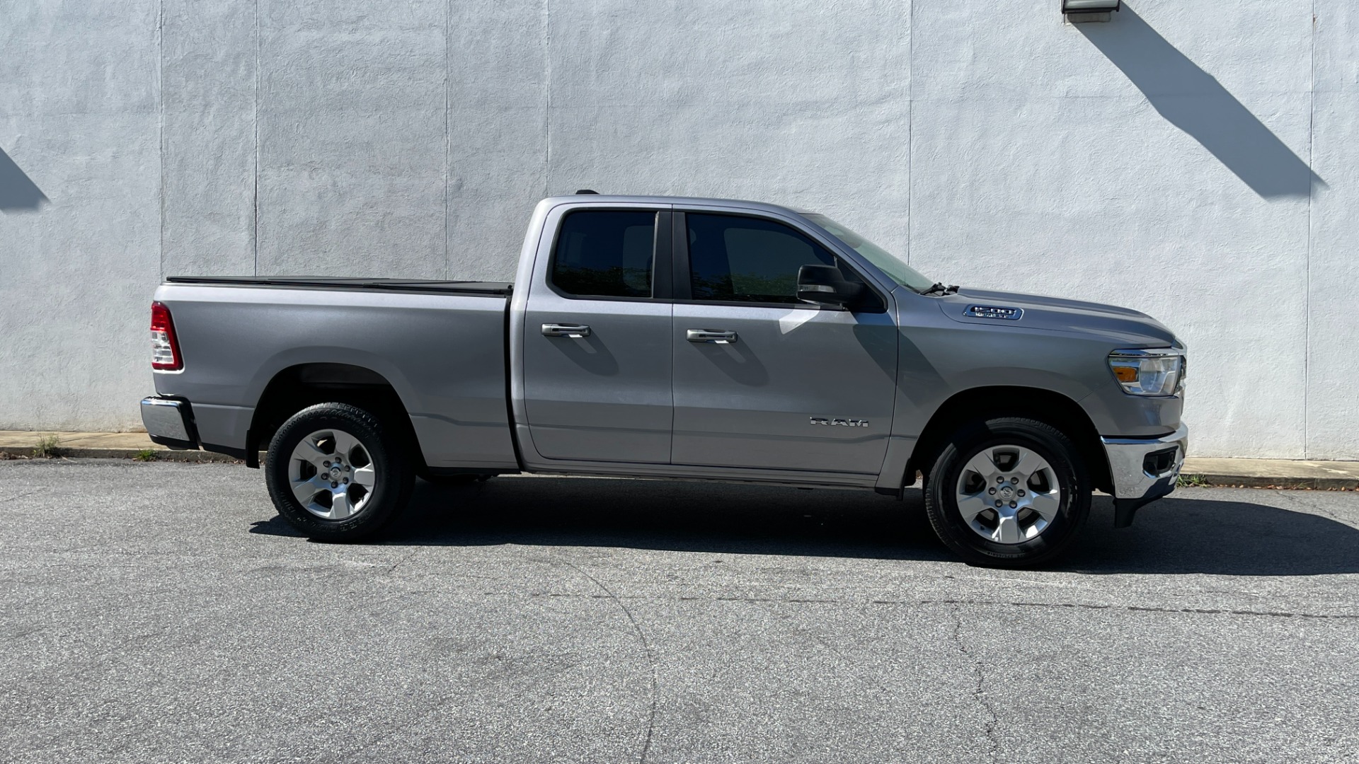 Used 2019 Ram 1500 Big Horn / 4X4 / DOUBLE CAB / 5.7L HEMI / LVL 2 EQUIPMENT / CLOTH for sale Sold at Formula Imports in Charlotte NC 28227 3