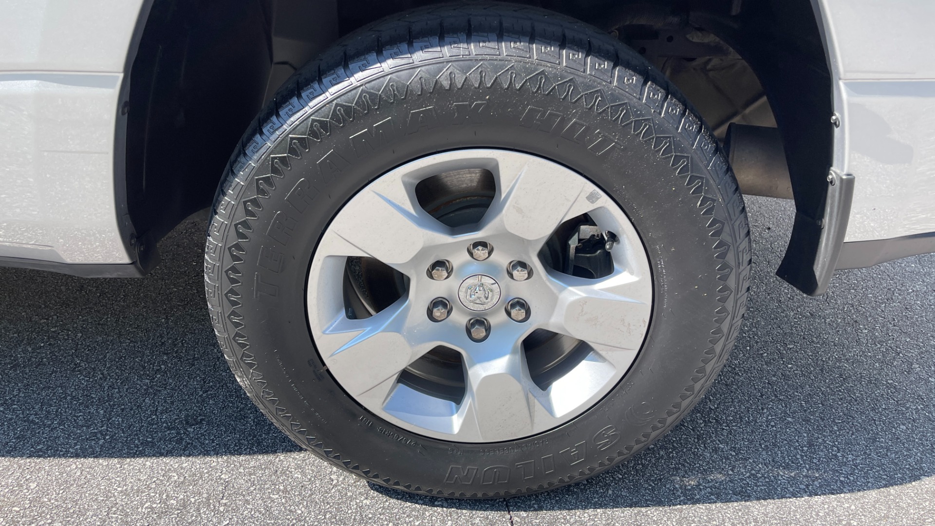 Used 2019 Ram 1500 Big Horn / 4X4 / DOUBLE CAB / 5.7L HEMI / LVL 2 EQUIPMENT / CLOTH for sale $33,995 at Formula Imports in Charlotte NC 28227 41