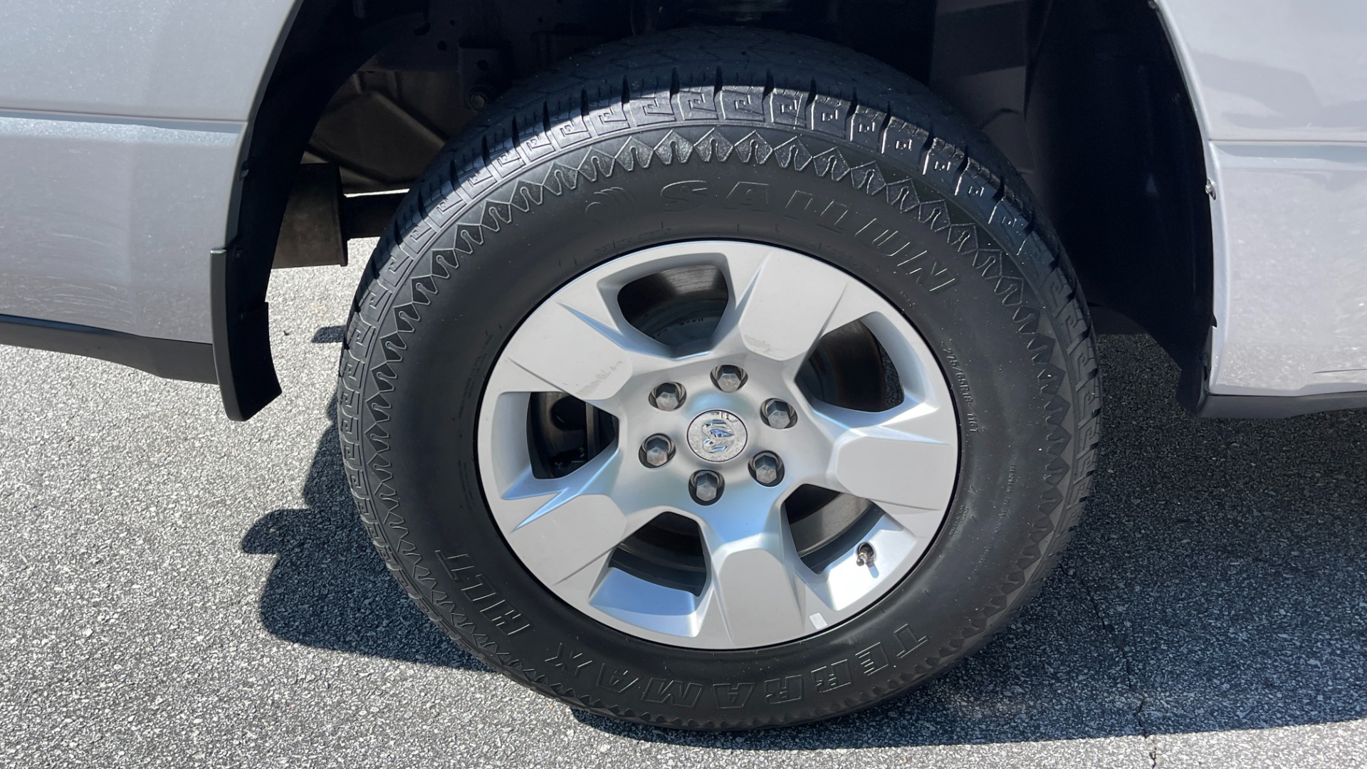 Used 2019 Ram 1500 Big Horn / 4X4 / DOUBLE CAB / 5.7L HEMI / LVL 2 EQUIPMENT / CLOTH for sale Sold at Formula Imports in Charlotte NC 28227 43