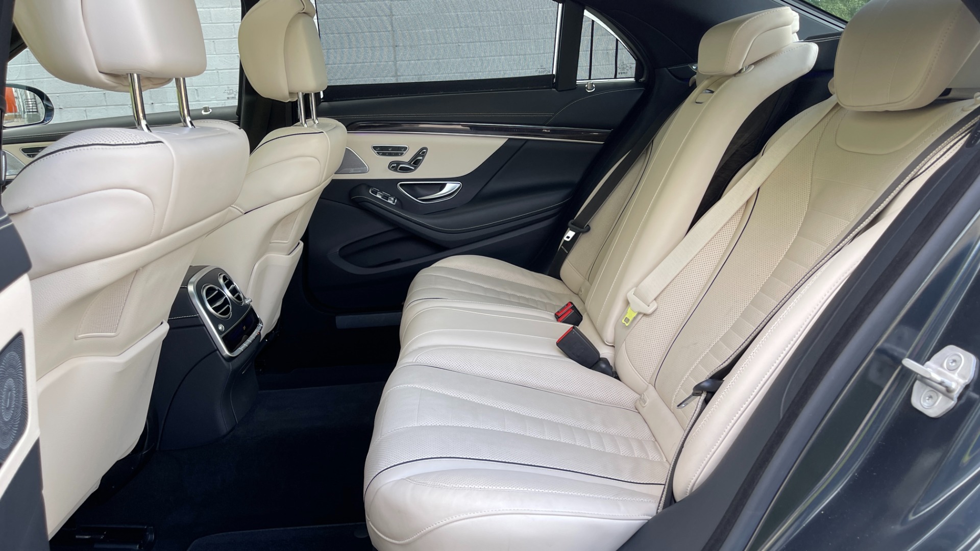 Used 2015 Mercedes-Benz S-Class S550 / REAR SEATING PACKAGE / PREMIUM / DRIVER ASSISTANCE for sale $39,995 at Formula Imports in Charlotte NC 28227 16