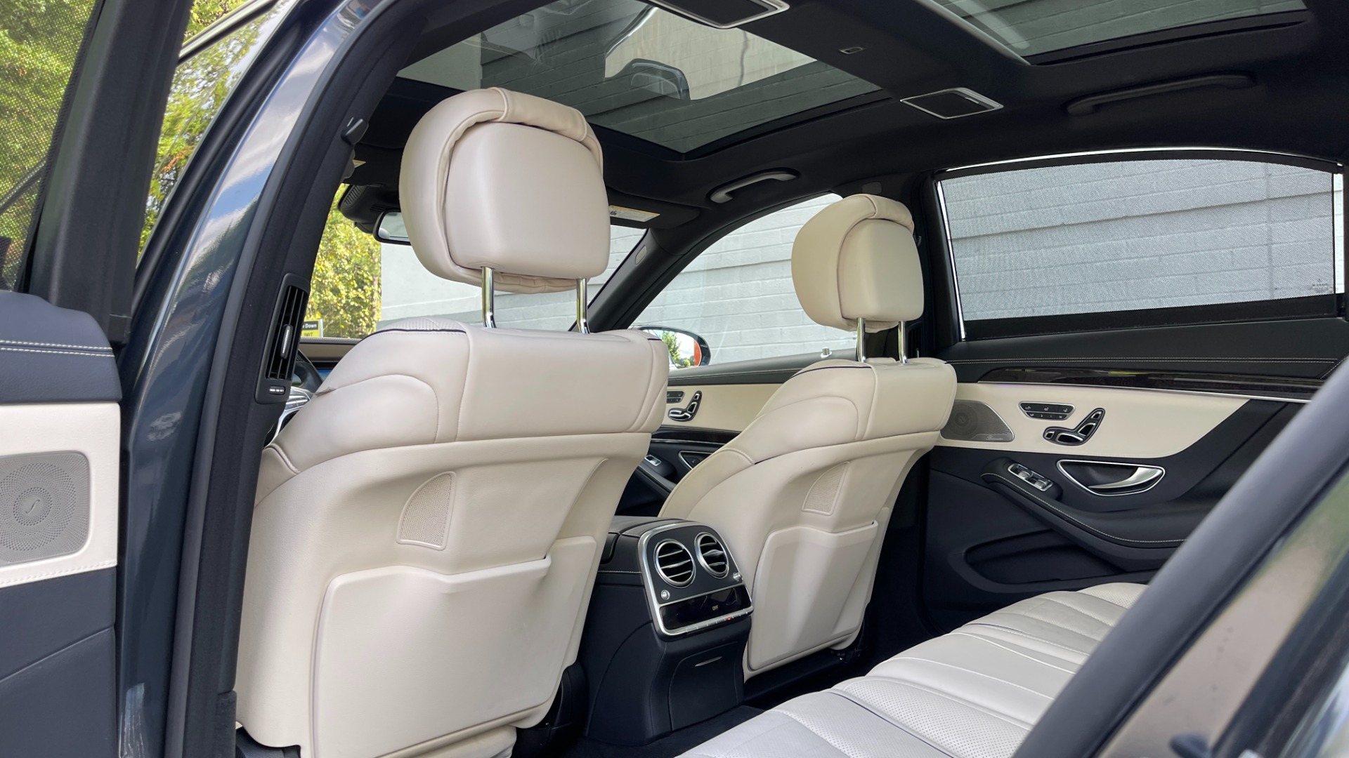 Used 2015 Mercedes-Benz S-Class S550 / REAR SEATING PACKAGE / PREMIUM / DRIVER ASSISTANCE for sale Sold at Formula Imports in Charlotte NC 28227 18