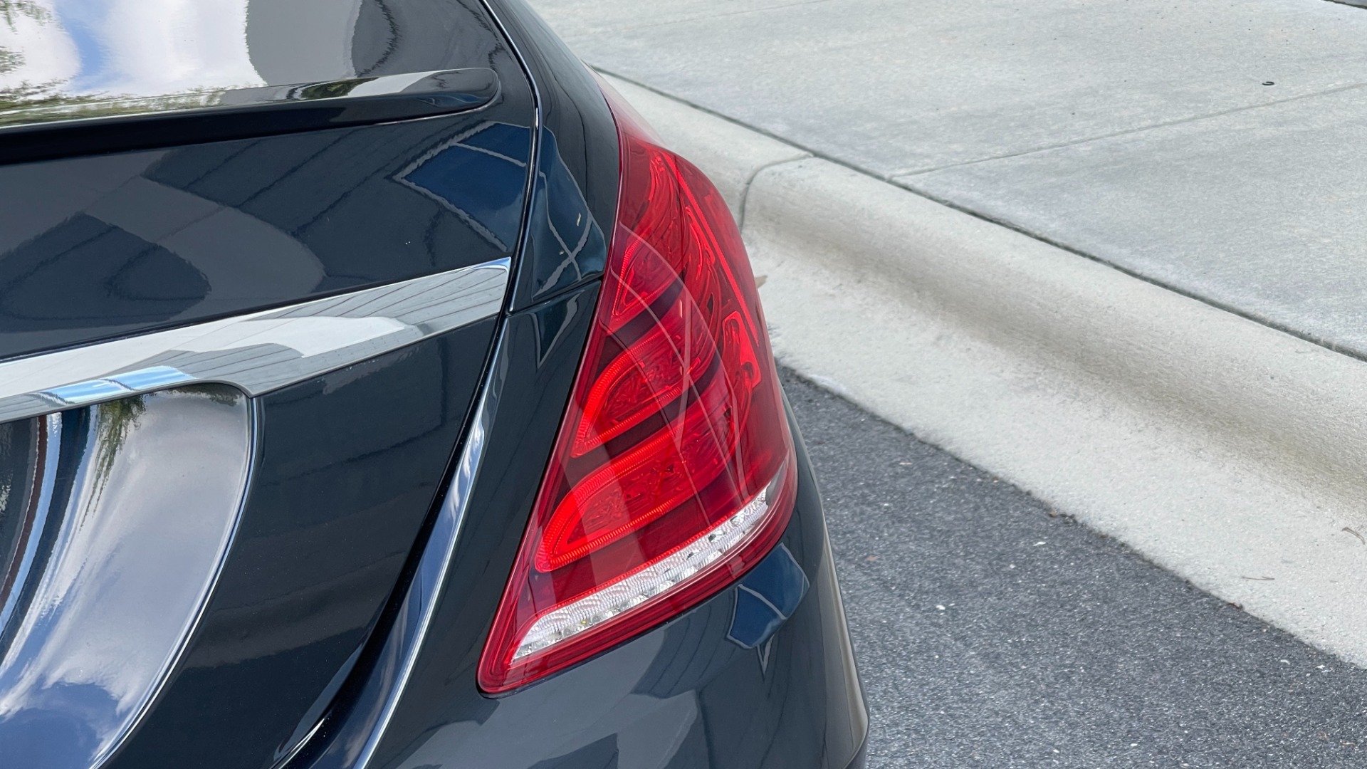 Used 2015 Mercedes-Benz S-Class S550 / REAR SEATING PACKAGE / PREMIUM / DRIVER ASSISTANCE for sale Sold at Formula Imports in Charlotte NC 28227 24