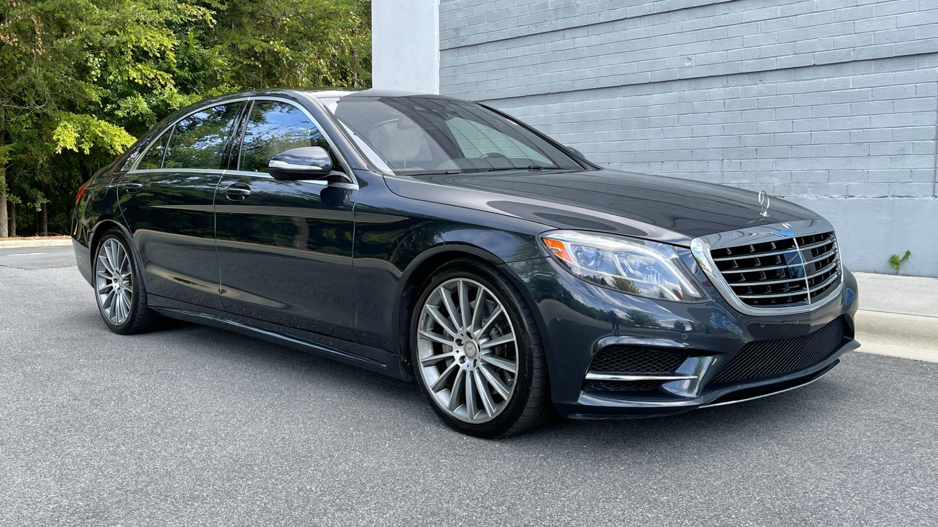 Used 2015 Mercedes-Benz S-Class S550 / REAR SEATING PACKAGE / PREMIUM / DRIVER ASSISTANCE for sale $39,995 at Formula Imports in Charlotte NC 28227 3