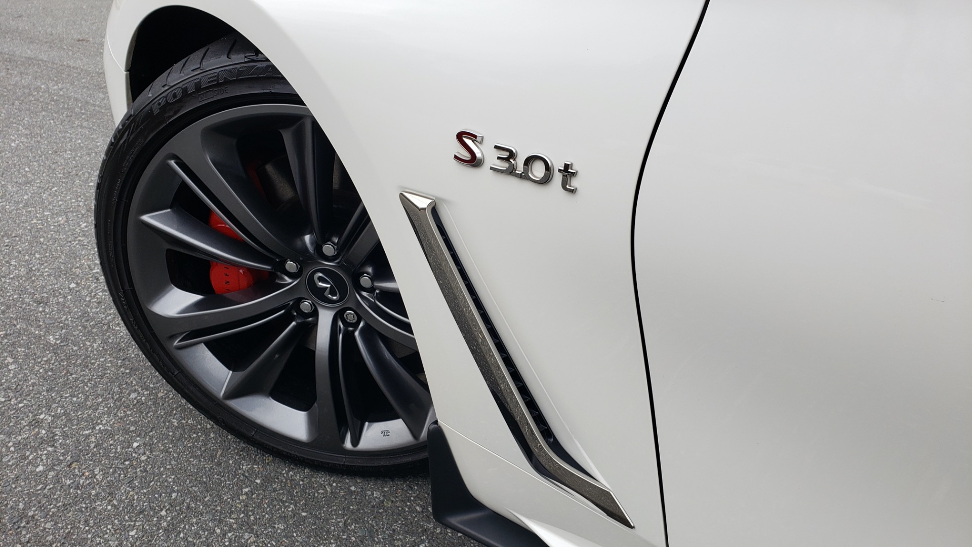 Used 2018 Infiniti Q60 RED SPORT 400 / SENSORY PKG / SUNROOF / NAV / REARVIEW for sale Sold at Formula Imports in Charlotte NC 28227 10