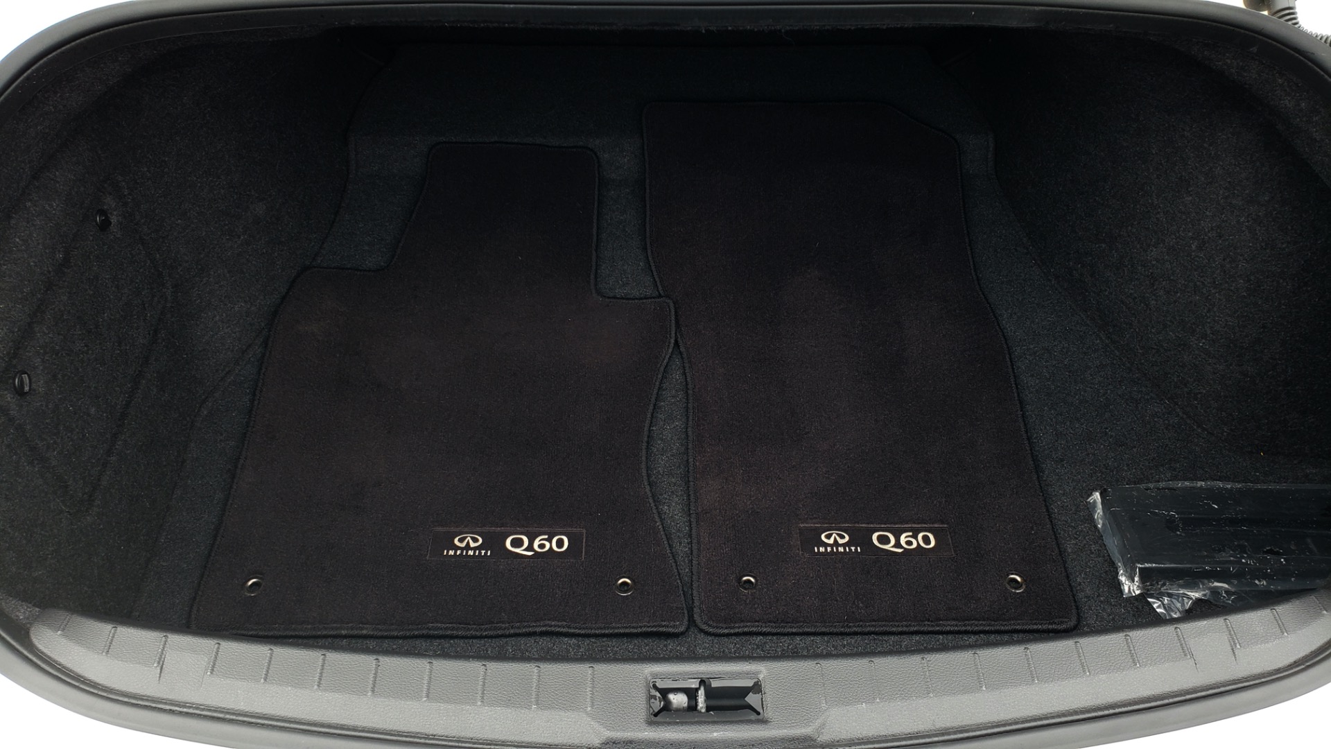 Used 2018 Infiniti Q60 RED SPORT 400 / SENSORY PKG / SUNROOF / NAV / REARVIEW for sale Sold at Formula Imports in Charlotte NC 28227 17