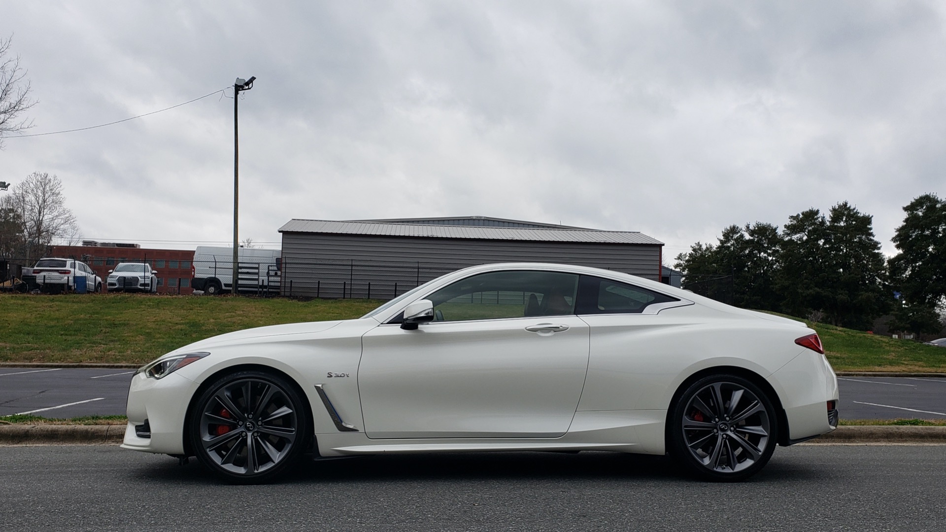 Used 2018 Infiniti Q60 RED SPORT 400 / SENSORY PKG / SUNROOF / NAV / REARVIEW for sale Sold at Formula Imports in Charlotte NC 28227 2