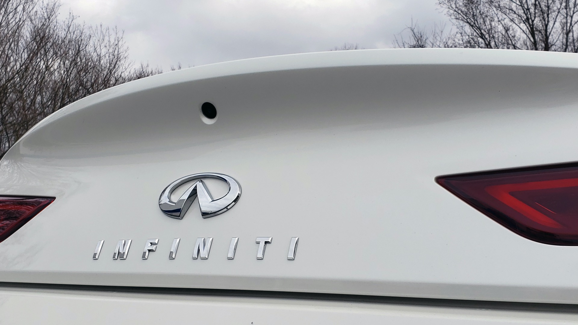 Used 2018 Infiniti Q60 RED SPORT 400 / SENSORY PKG / SUNROOF / NAV / REARVIEW for sale Sold at Formula Imports in Charlotte NC 28227 32