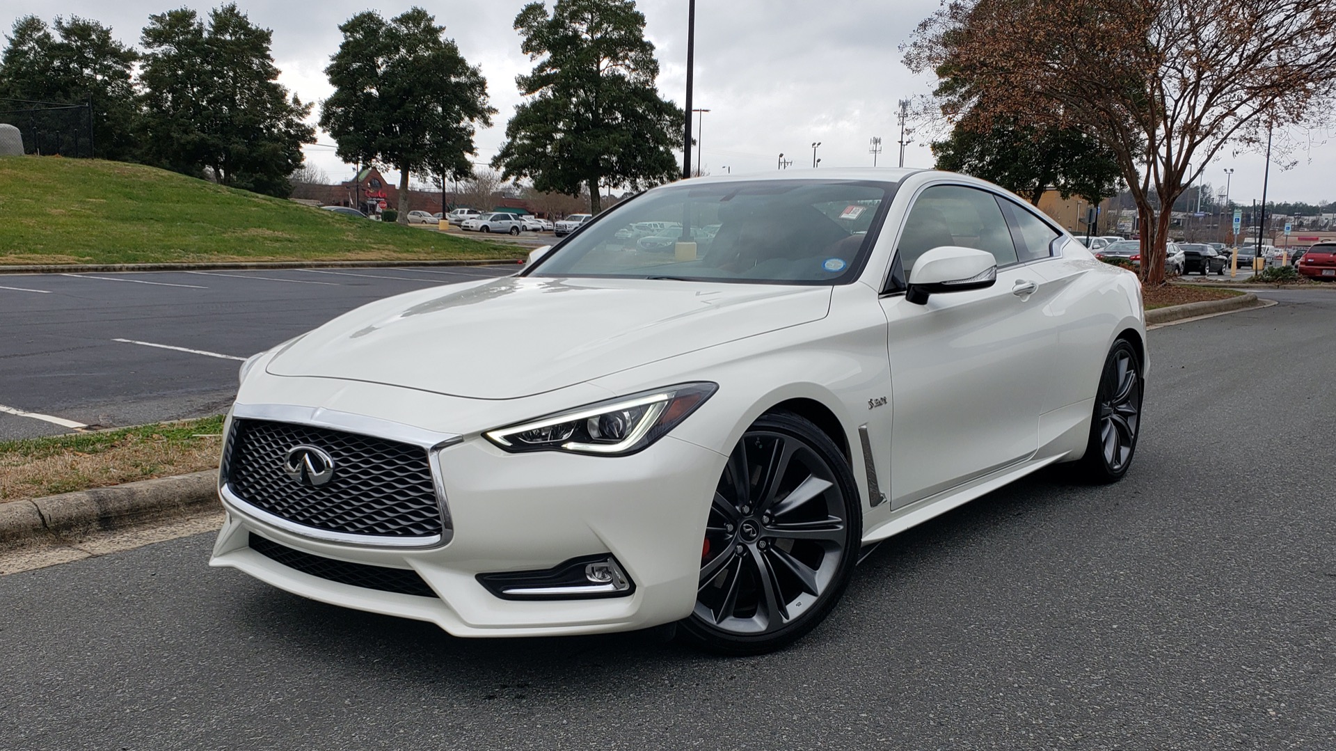 Used 2018 INFINITI Q60 RED SPORT 400 / SENSORY PKG / SUNROOF / NAV / REARVIEW for sale Sold at Formula Imports in Charlotte NC 28227 1