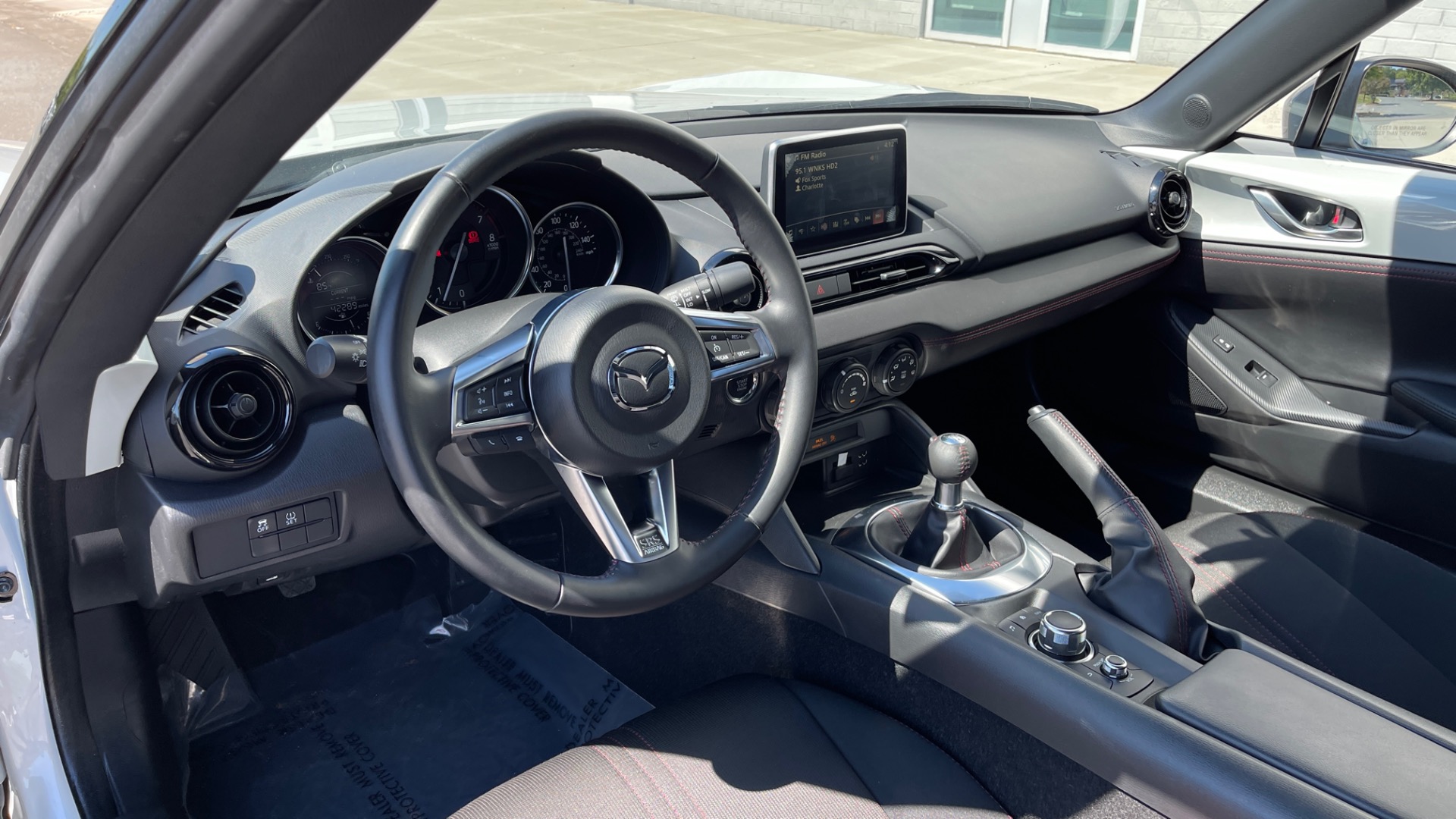 Used 2016 Mazda MX-5 Miata Club / 6SPD / SOFT TOP / 4CYL for sale Sold at Formula Imports in Charlotte NC 28227 10