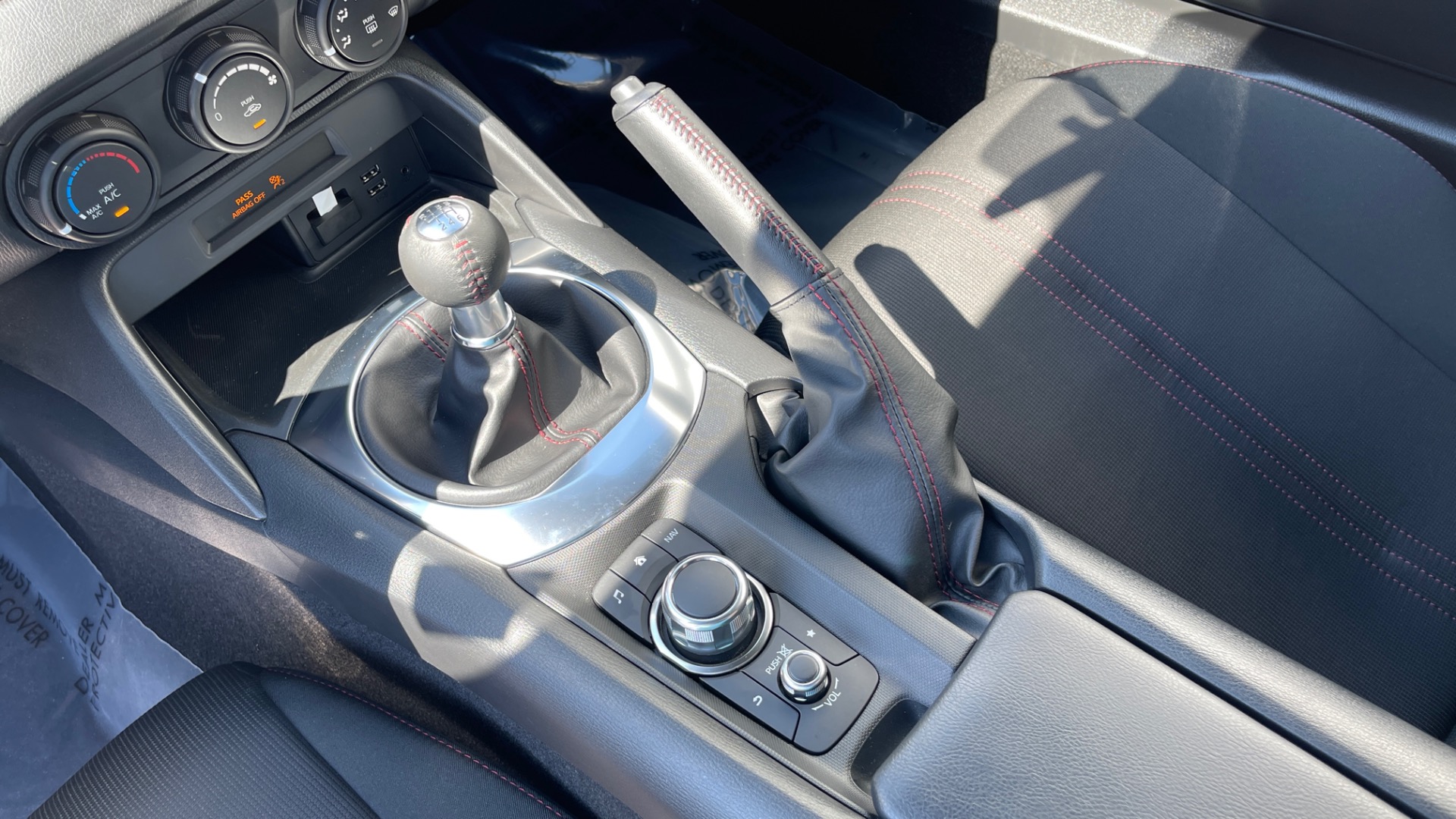 Used 2016 Mazda MX-5 Miata Club / 6SPD / SOFT TOP / 4CYL for sale Sold at Formula Imports in Charlotte NC 28227 15
