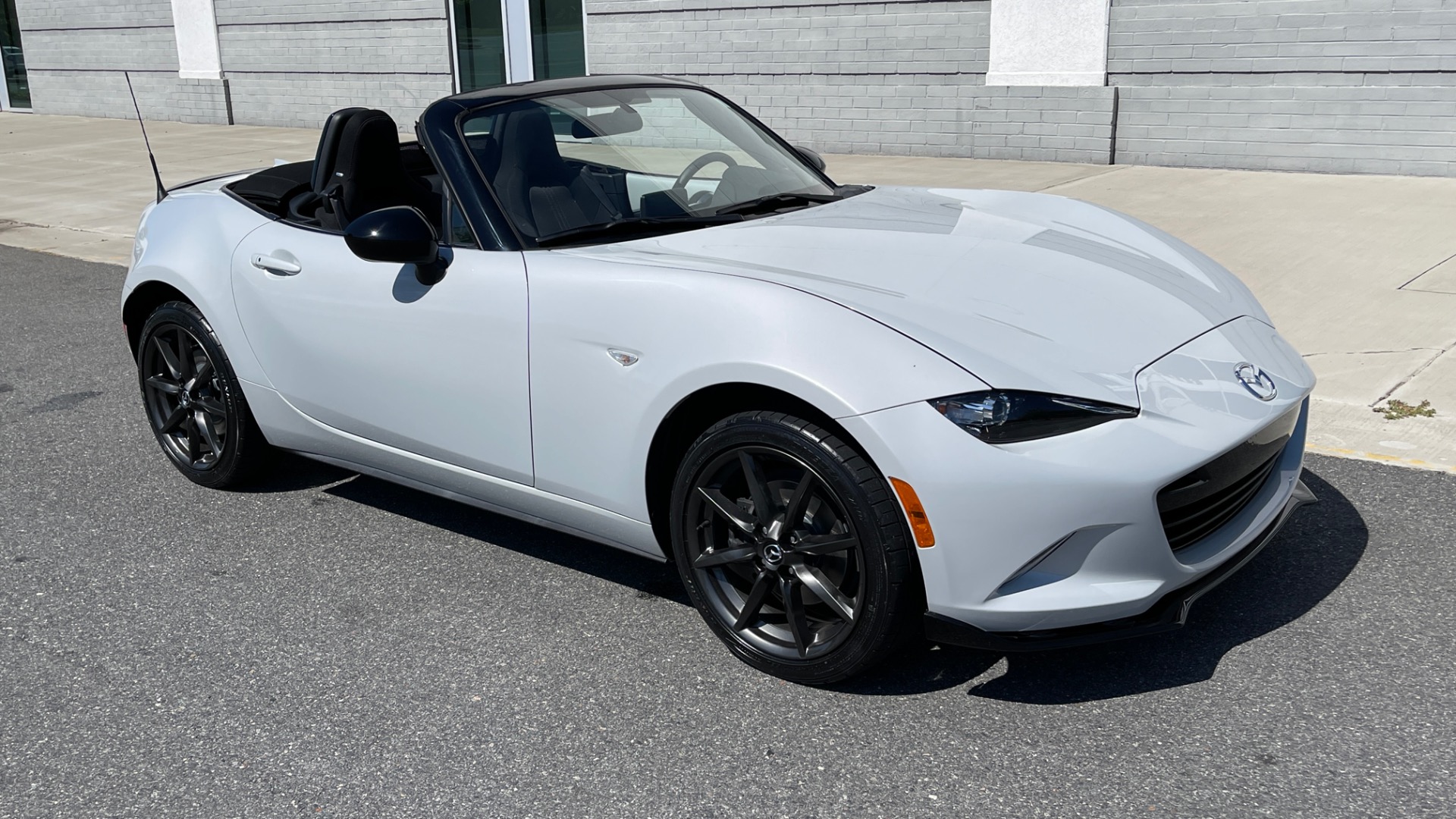 Used 2016 Mazda MX-5 Miata Club / 6SPD / SOFT TOP / 4CYL for sale Sold at Formula Imports in Charlotte NC 28227 6