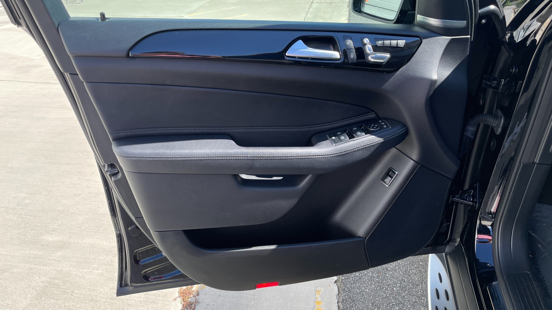 Used 2019 Mercedes-Benz GLE AMG GLE 43 / PREMIUM 2 PACKAGE / 21IN WHEELS / PANORAMIC SUNROOF / PIANO BL for sale $50,995 at Formula Imports in Charlotte NC 28227 21