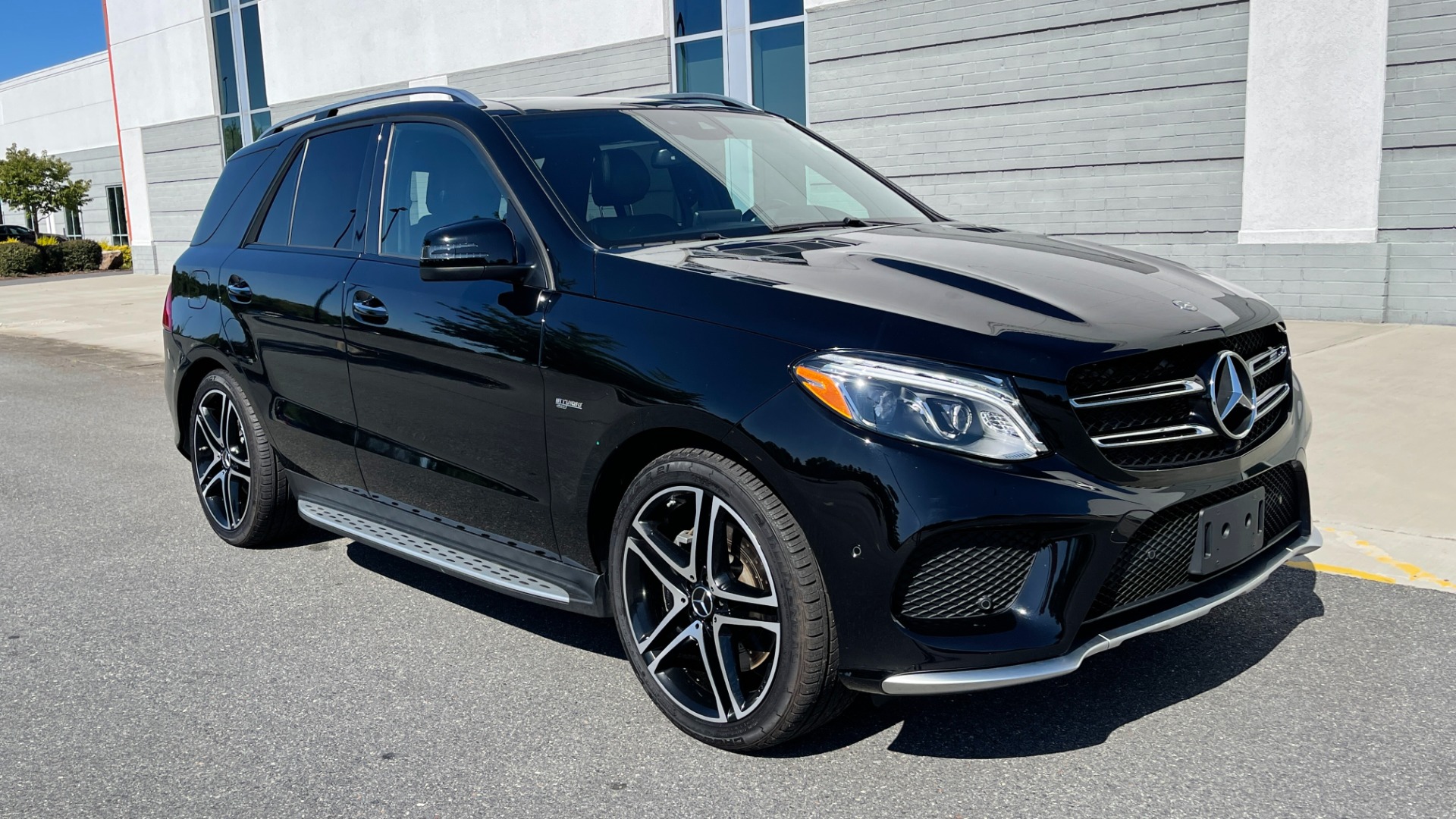 Used 2019 Mercedes-Benz GLE AMG GLE 43 / PREMIUM 2 PACKAGE / 21IN WHEELS / PANORAMIC SUNROOF / PIANO BL for sale $50,995 at Formula Imports in Charlotte NC 28227 3