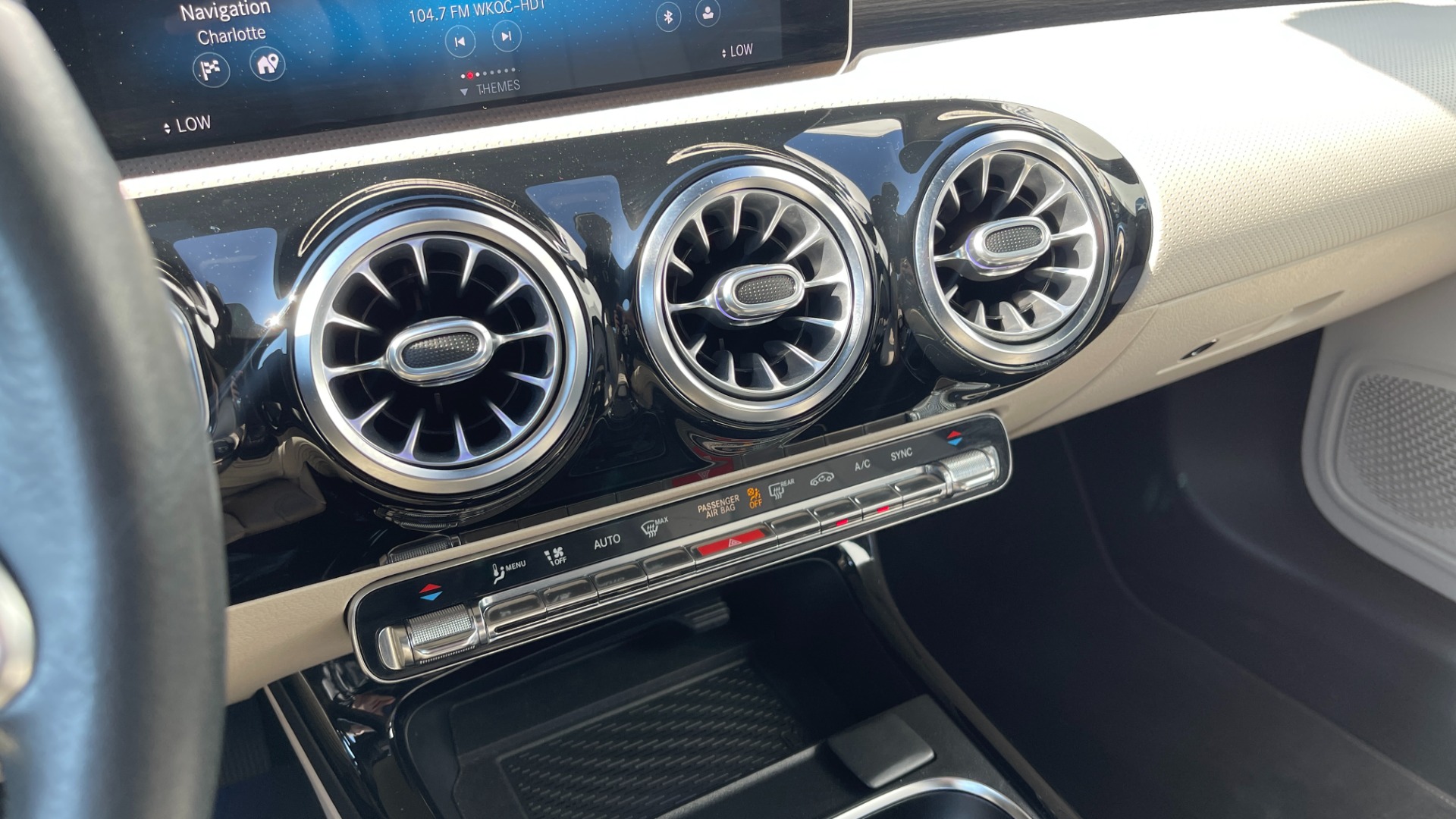 Used 2019 Mercedes-Benz A-Class A220 / PREMIUM / AMBIENT LIGHTING / BLIND SPOT / WIRELESS CHARGING for sale $30,599 at Formula Imports in Charlotte NC 28227 13