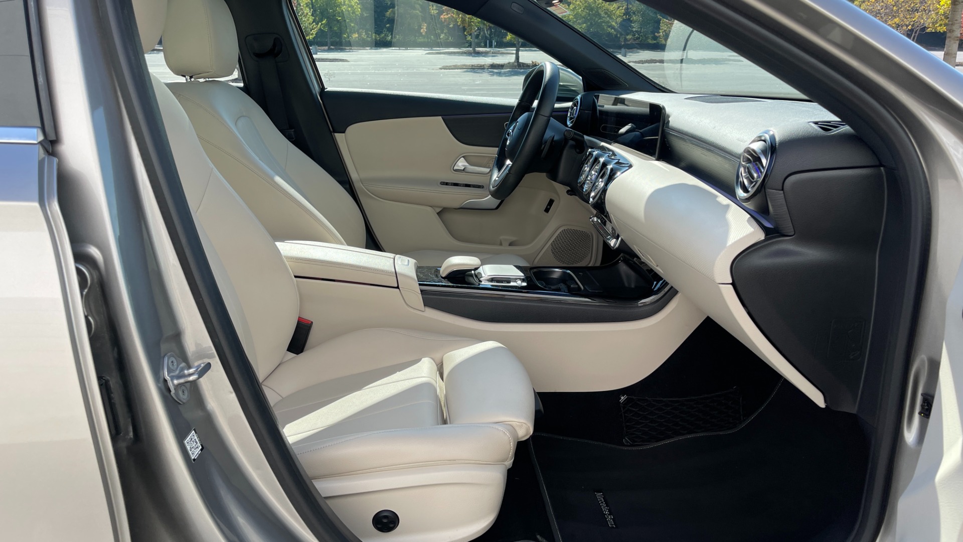 Used 2019 Mercedes-Benz A-Class A220 / PREMIUM / AMBIENT LIGHTING / BLIND SPOT / WIRELESS CHARGING for sale Sold at Formula Imports in Charlotte NC 28227 18