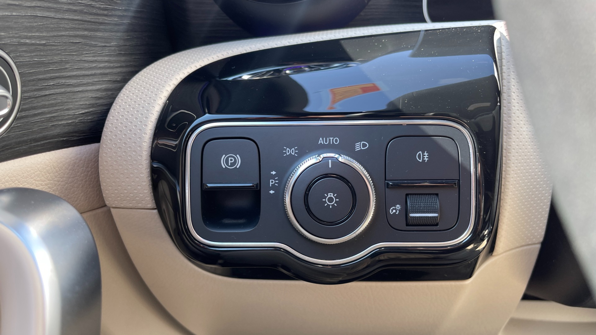 Used 2019 Mercedes-Benz A-Class A220 / PREMIUM / AMBIENT LIGHTING / BLIND SPOT / WIRELESS CHARGING for sale Sold at Formula Imports in Charlotte NC 28227 28