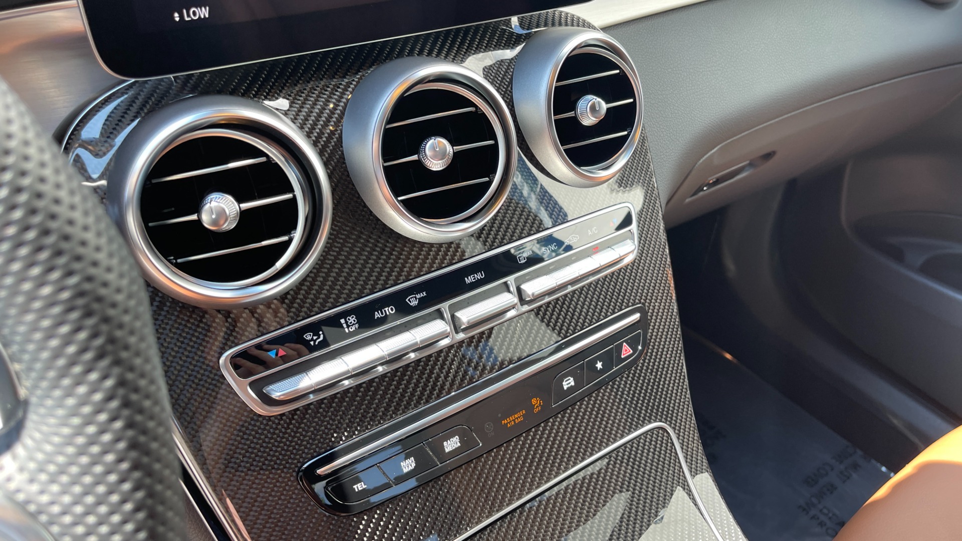 Used 2022 Mercedes-Benz GLC AMG GLC 43 / CARBON FIBER / HEADS UP DISPLAY / ADVANCED SOUND / AMG EXHAUST for sale Sold at Formula Imports in Charlotte NC 28227 18