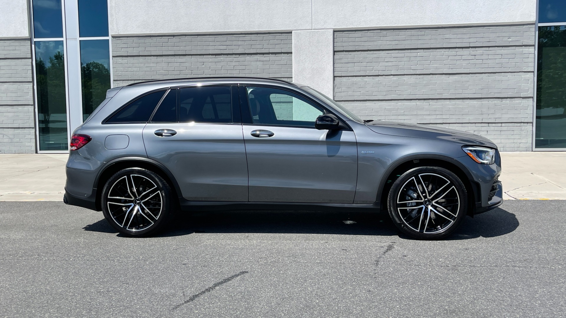 Used 2022 Mercedes-Benz GLC AMG GLC 43 / CARBON FIBER / HEADS UP DISPLAY / ADVANCED SOUND / AMG EXHAUST for sale Sold at Formula Imports in Charlotte NC 28227 19