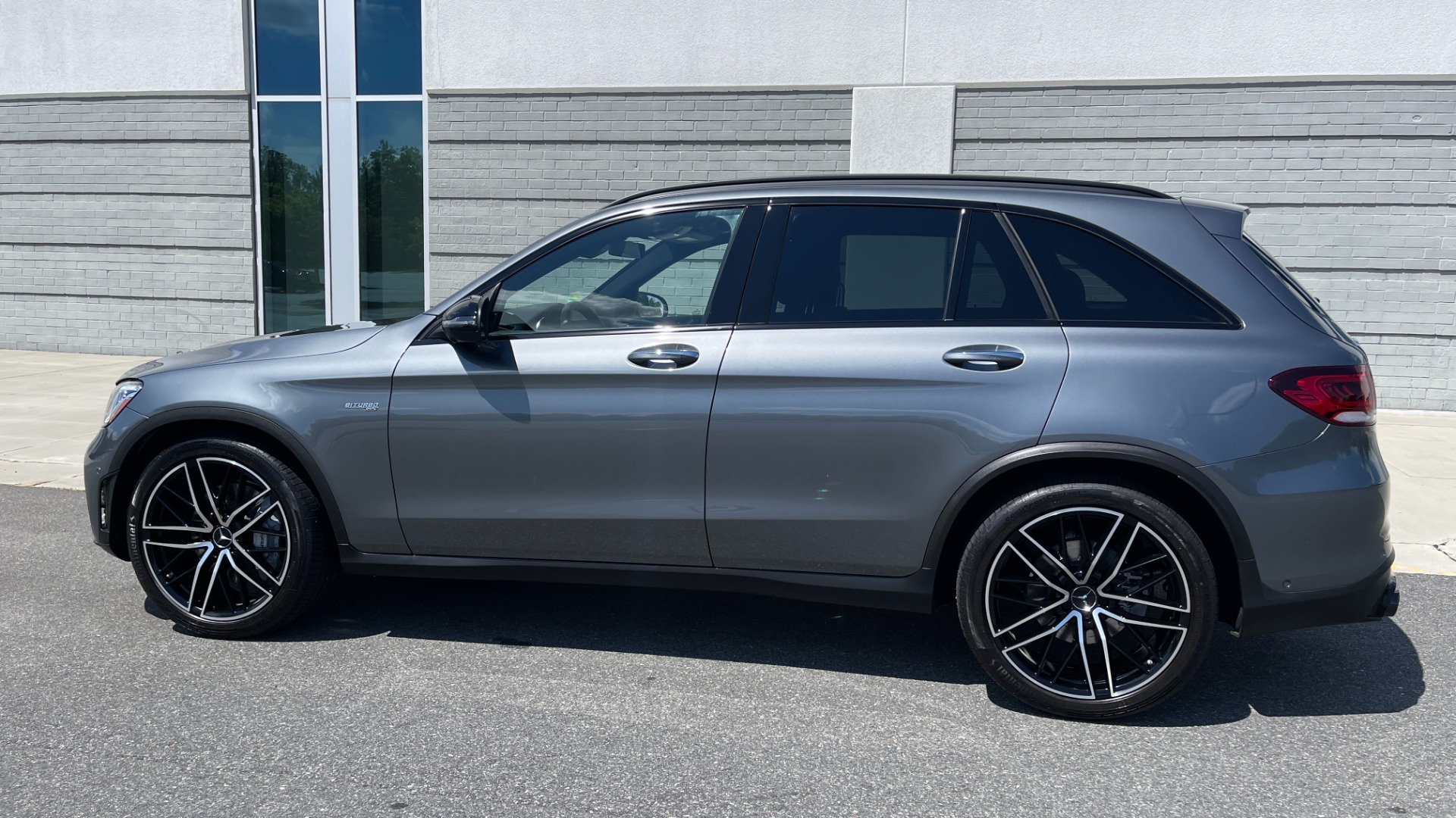 Used 2022 Mercedes-Benz GLC AMG GLC 43 / CARBON FIBER / HEADS UP DISPLAY / ADVANCED SOUND / AMG EXHAUST for sale Sold at Formula Imports in Charlotte NC 28227 2