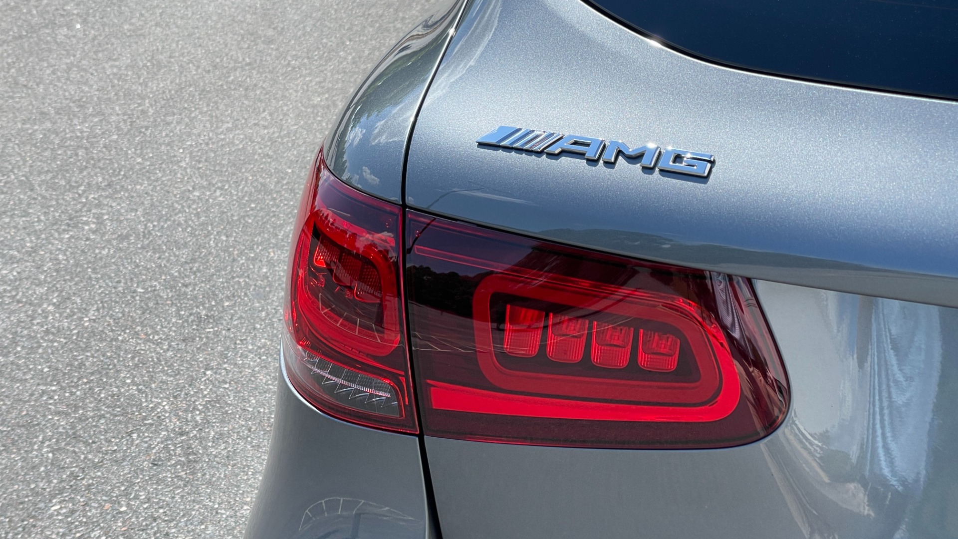Used 2022 Mercedes-Benz GLC AMG GLC 43 / CARBON FIBER / HEADS UP DISPLAY / ADVANCED SOUND / AMG EXHAUST for sale Sold at Formula Imports in Charlotte NC 28227 24