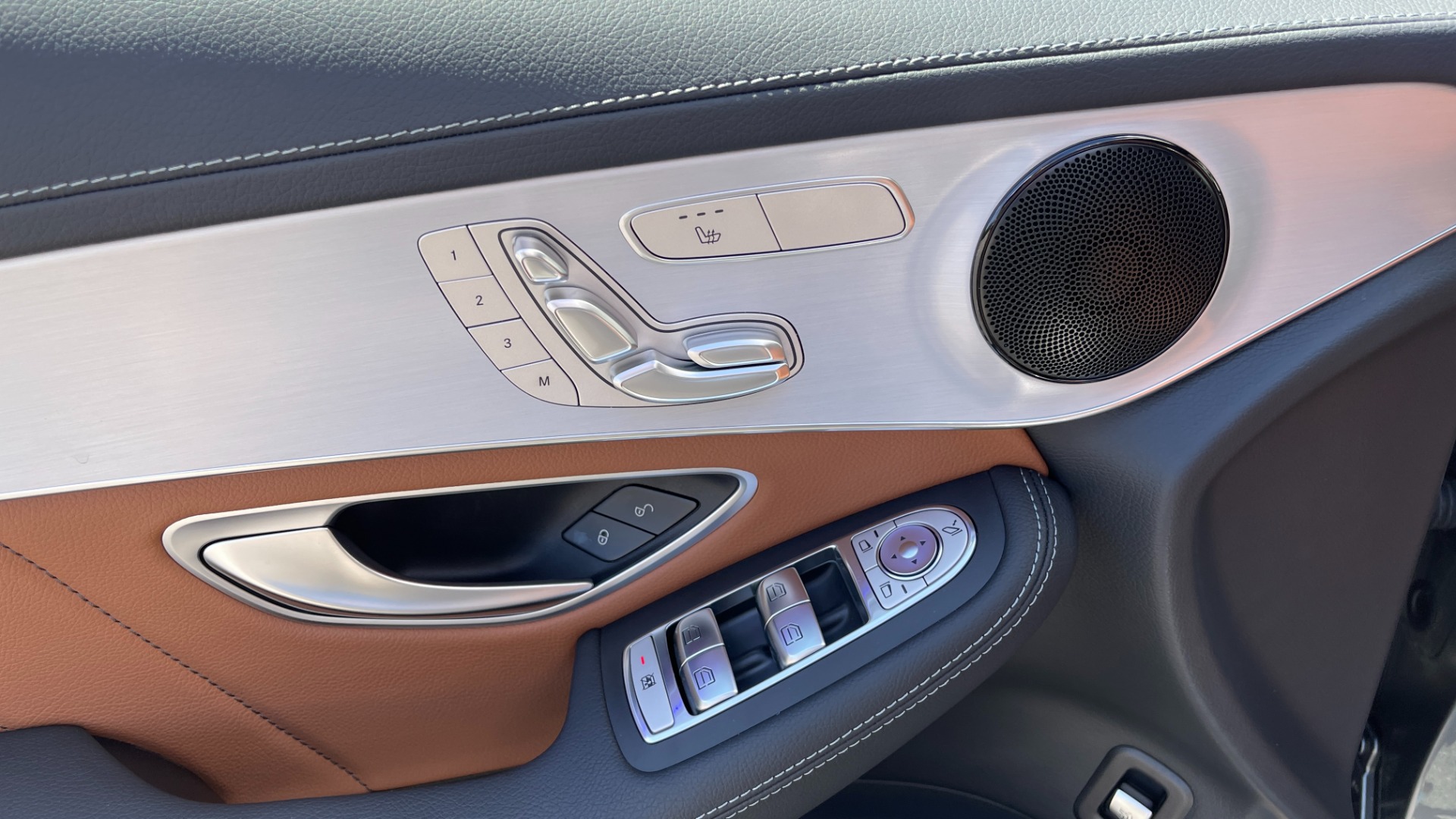 Used 2022 Mercedes-Benz GLC AMG GLC 43 / CARBON FIBER / HEADS UP DISPLAY / ADVANCED SOUND / AMG EXHAUST for sale Sold at Formula Imports in Charlotte NC 28227 31